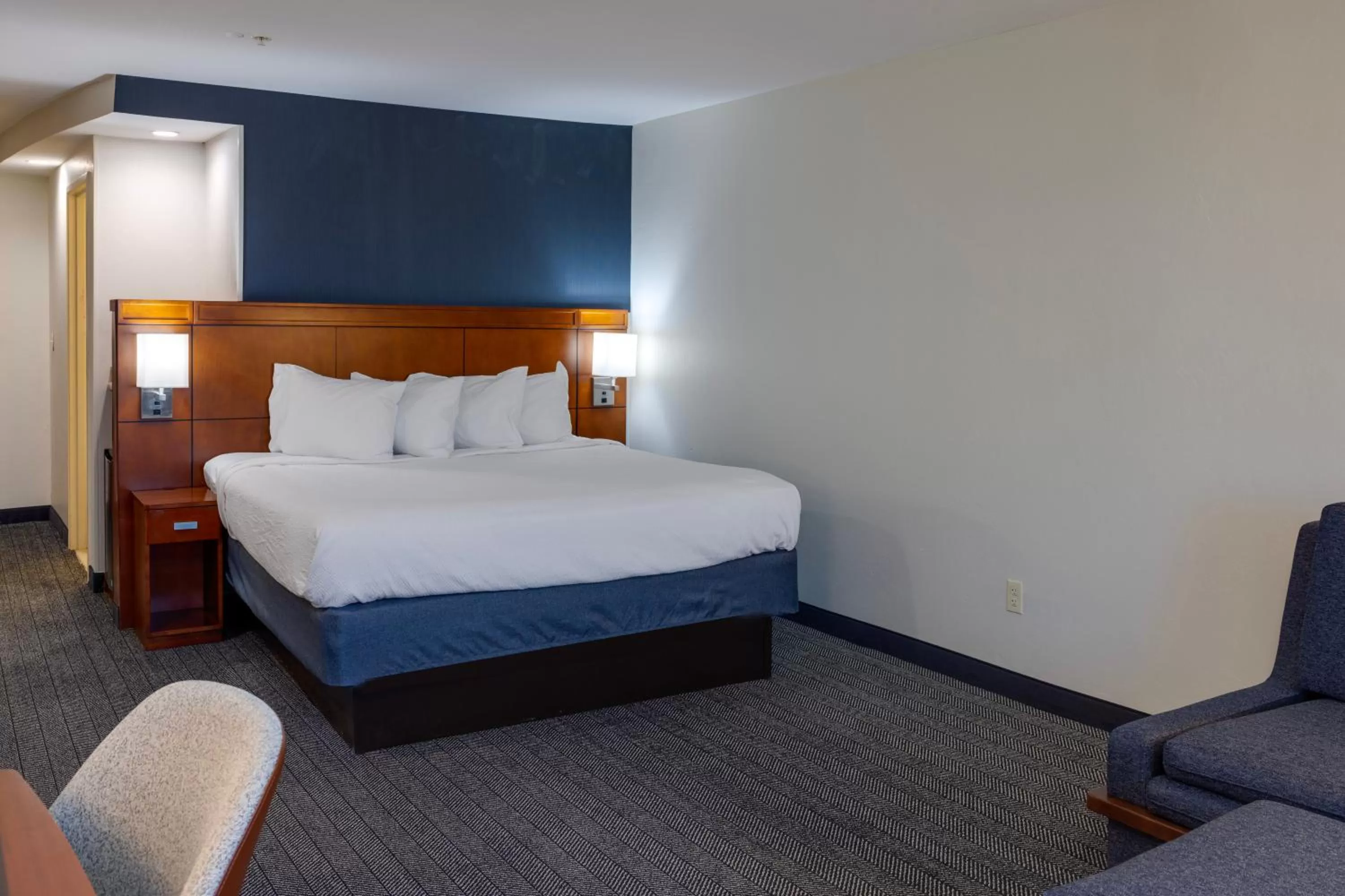 Guests, Bed in Courtyard by Marriott Oklahoma City North/Quail Springs