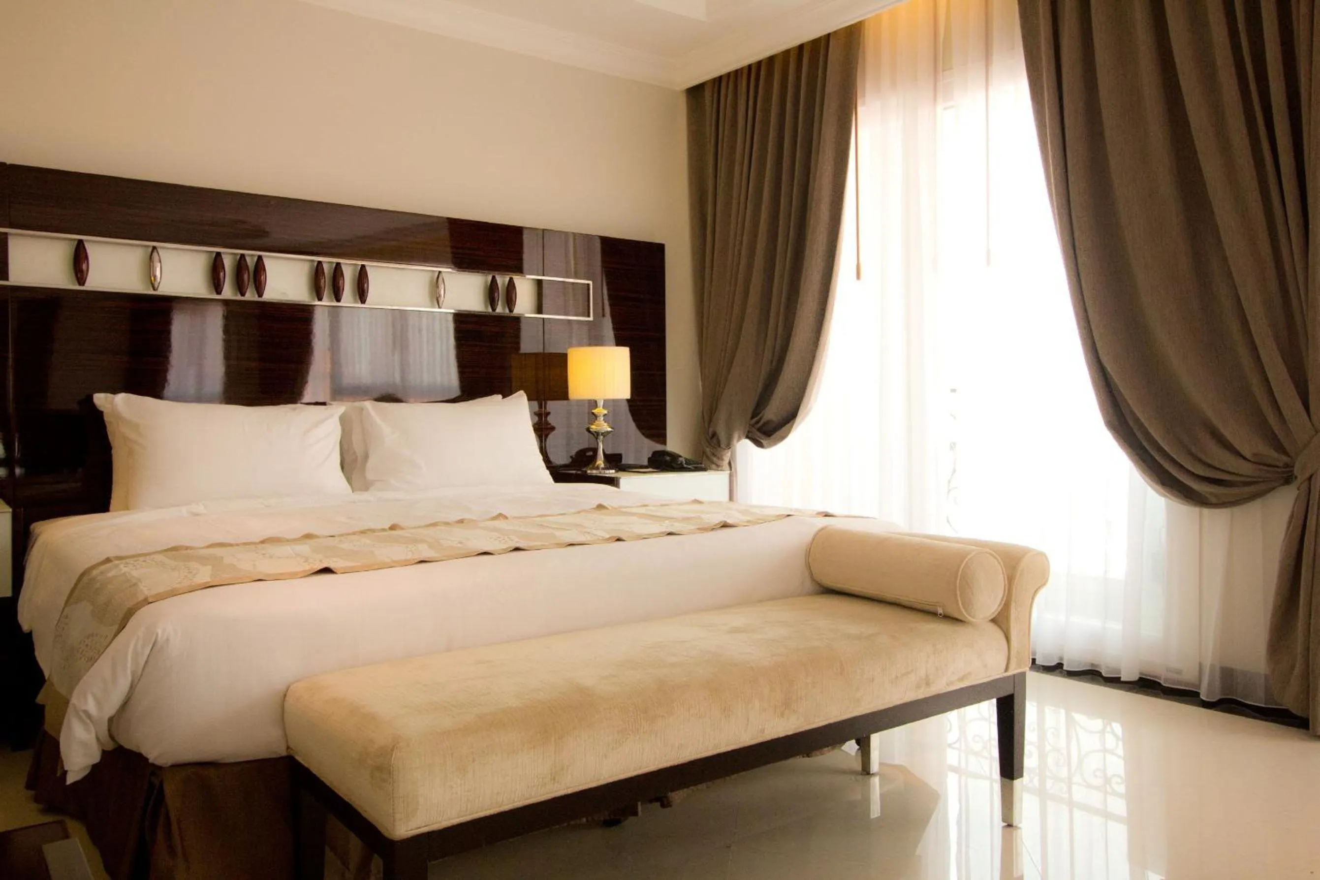 Patio, Bed in LK Royal Wing