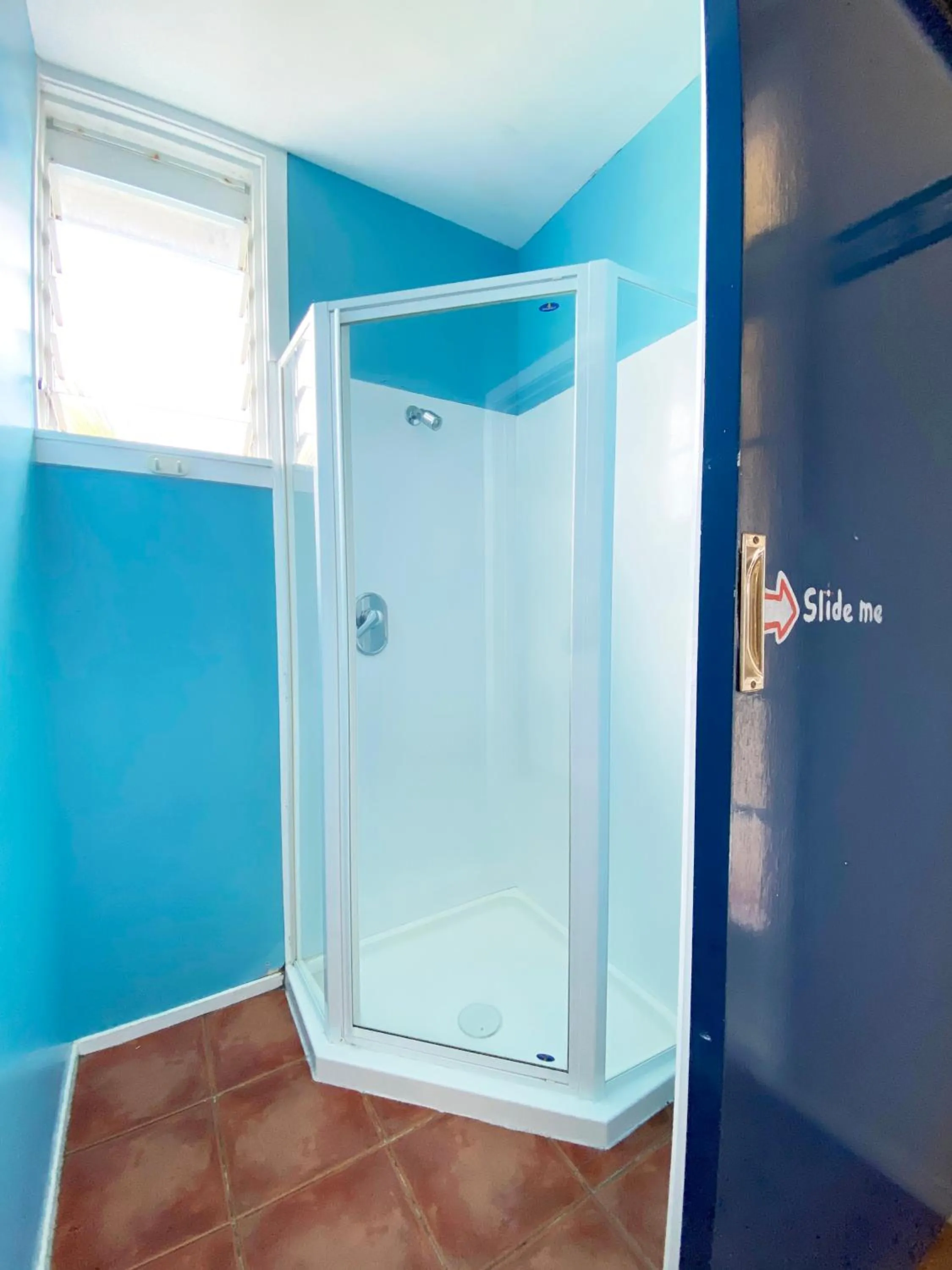 Bathroom in Noah's Ark Flashpacker