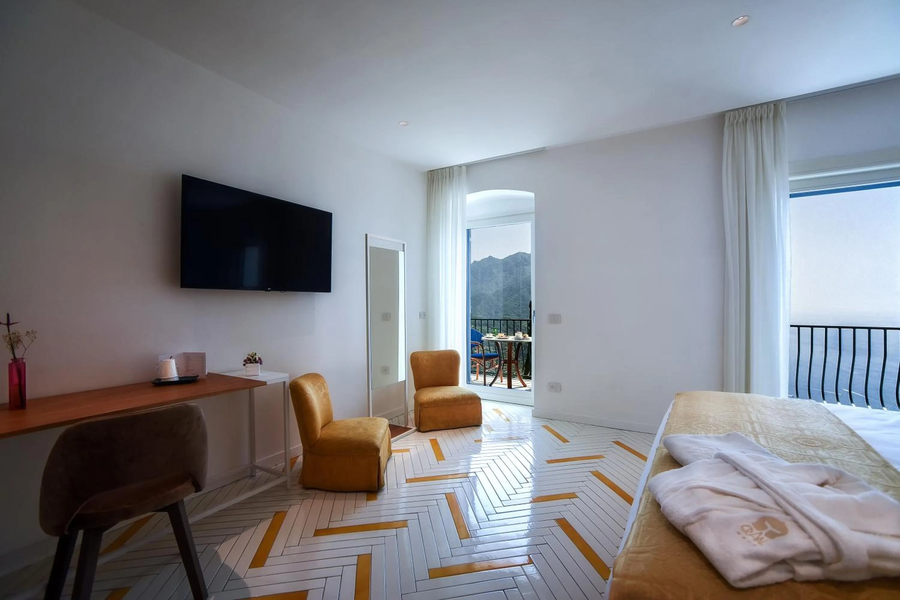 Photo of the whole room, Bed in Hotel Graal