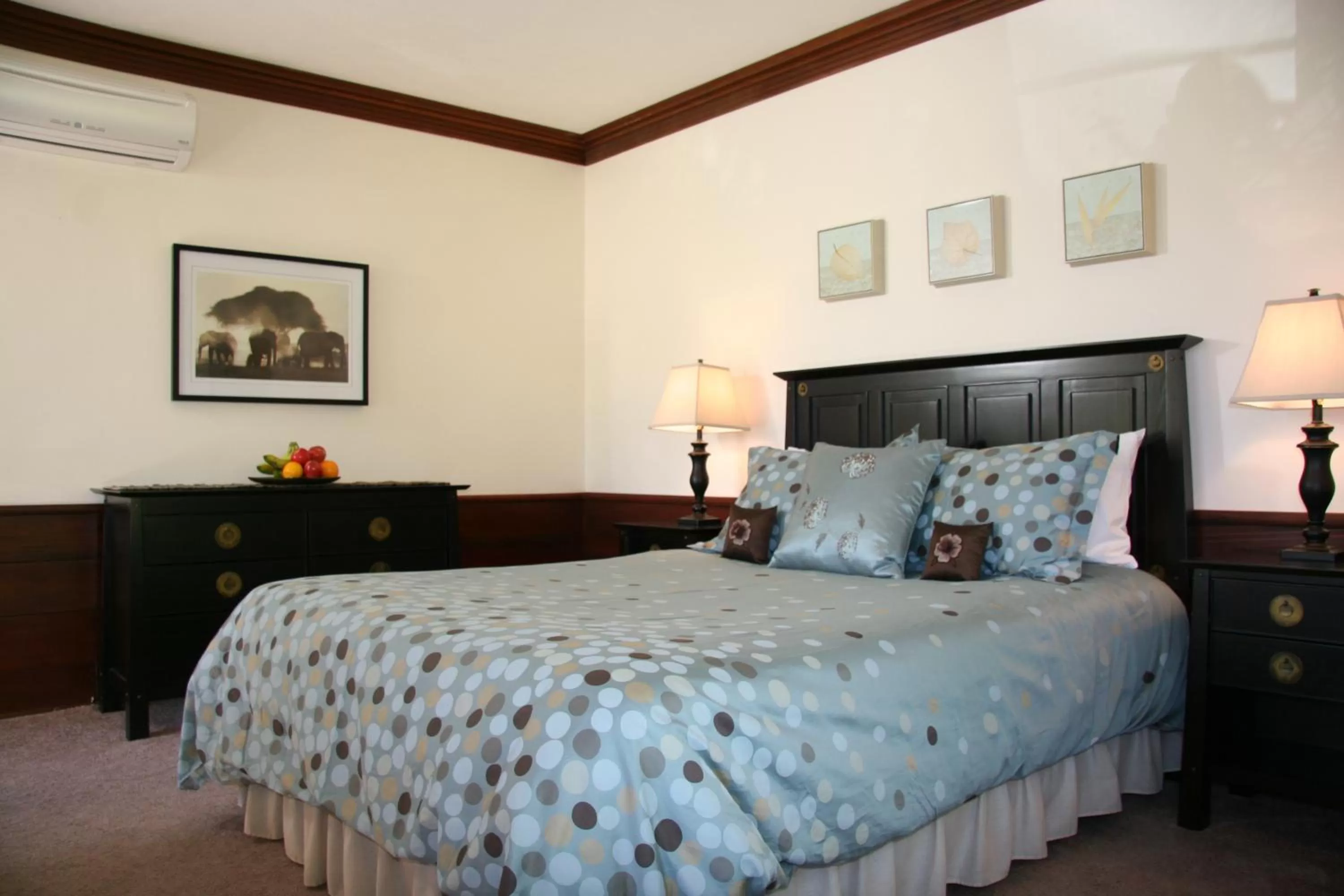 Bedroom, Room Photo in Ojai Retreat & Inn