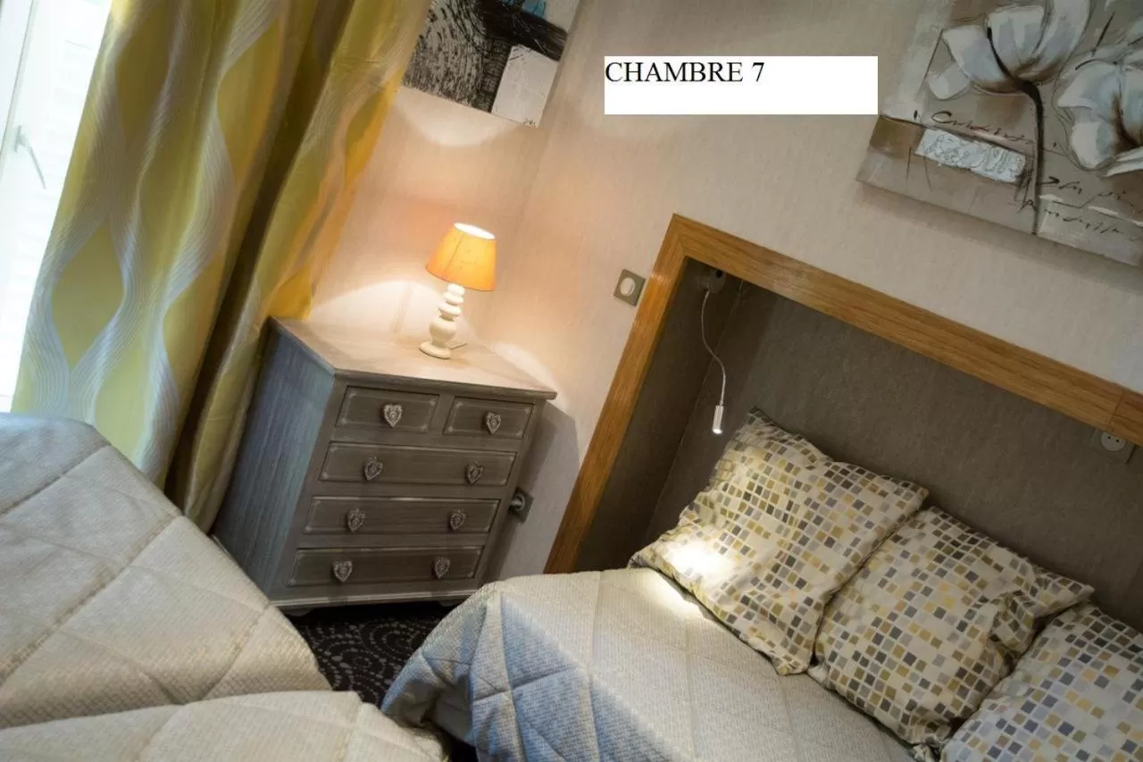 Bed in Hotel Restaurant Bellevue