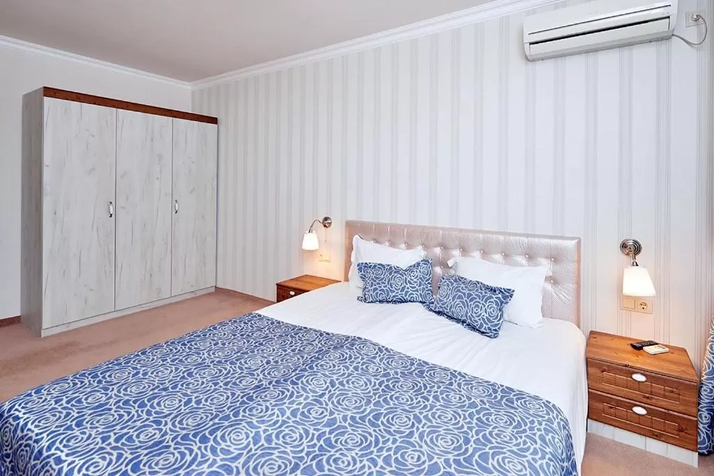 Bedroom, Bed in Penelopa Palace Apart Hotel & SPA