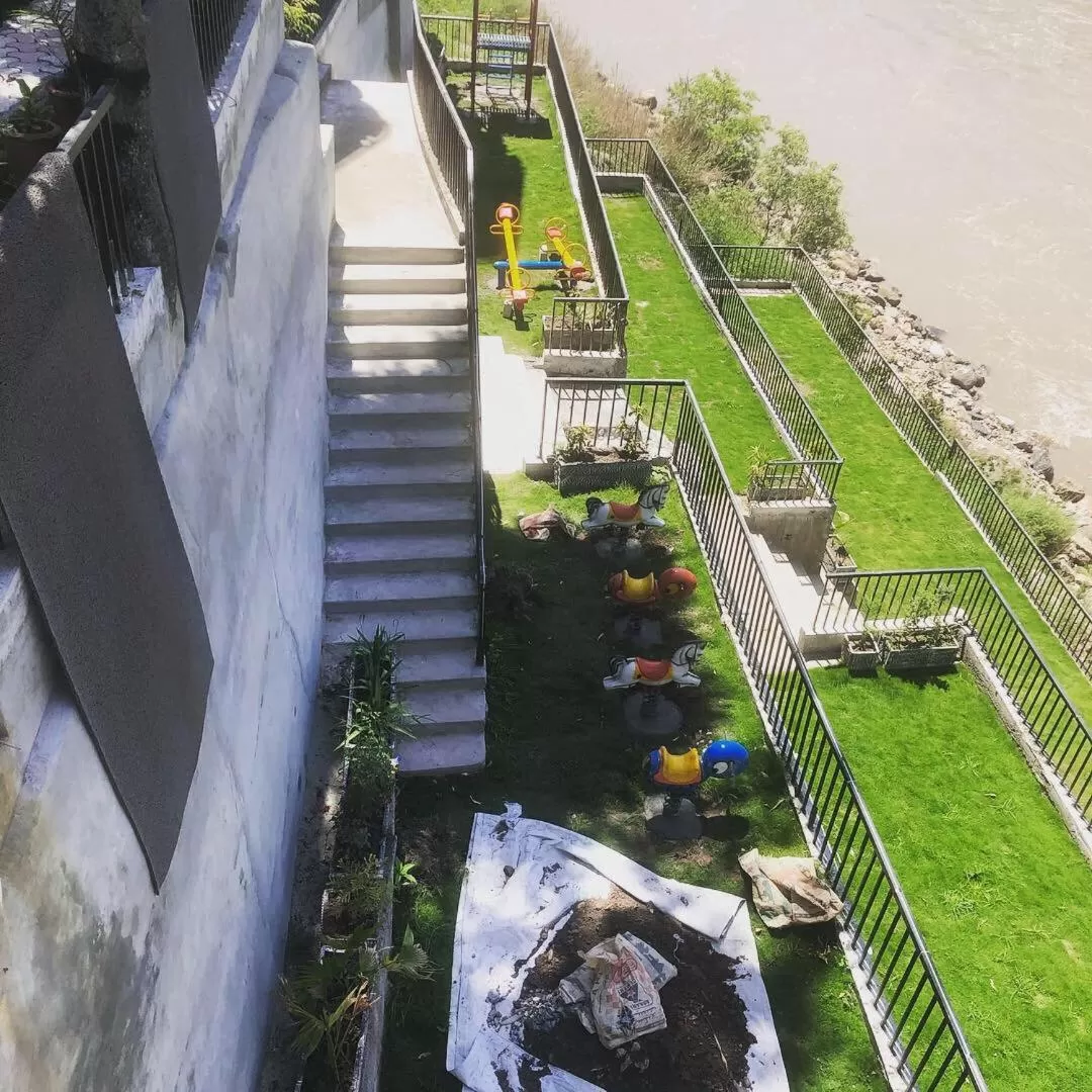 Balcony/Terrace in Hotel La Orilla Muzaffarabad