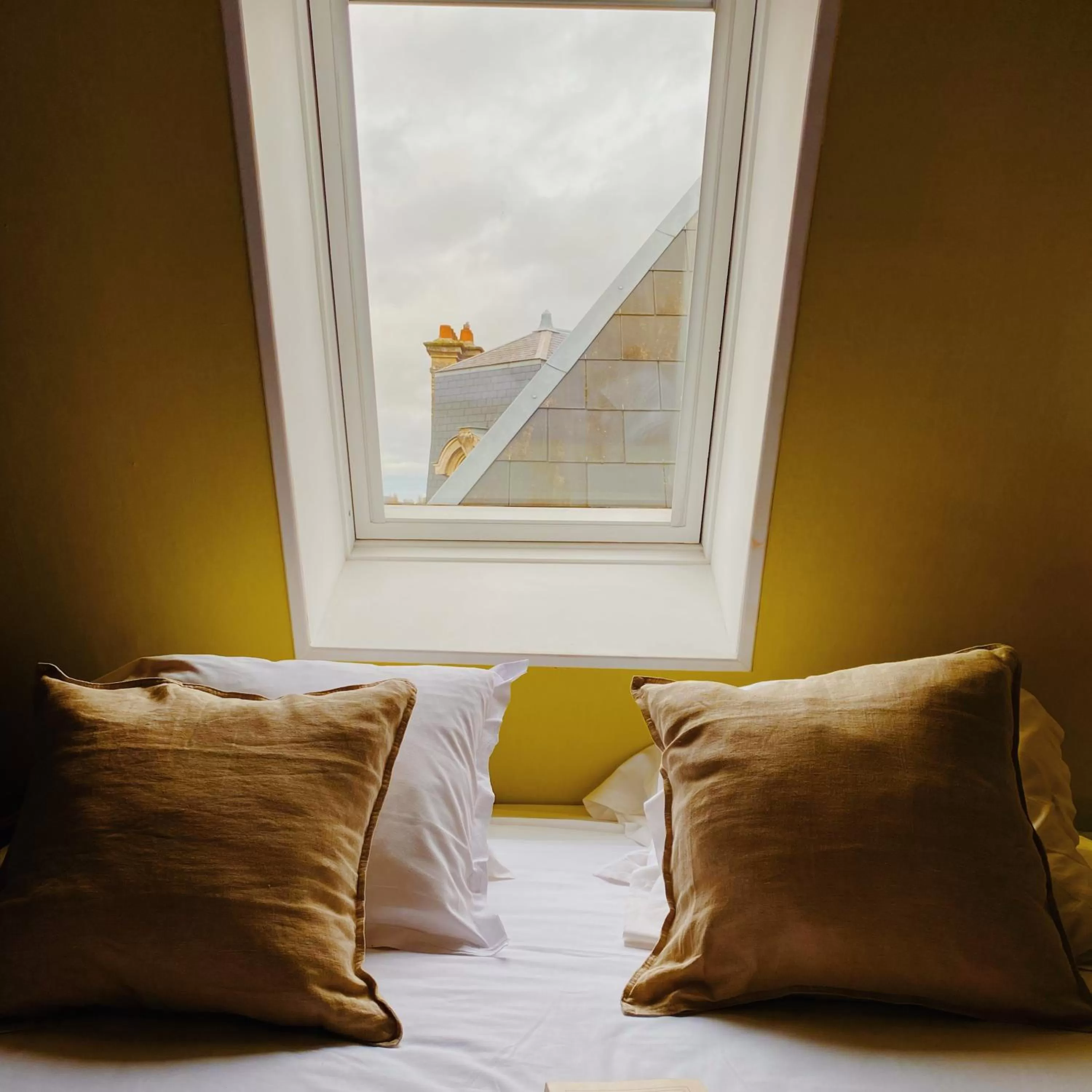 Bedroom, Bed in Hôtel Les Beaux Arts