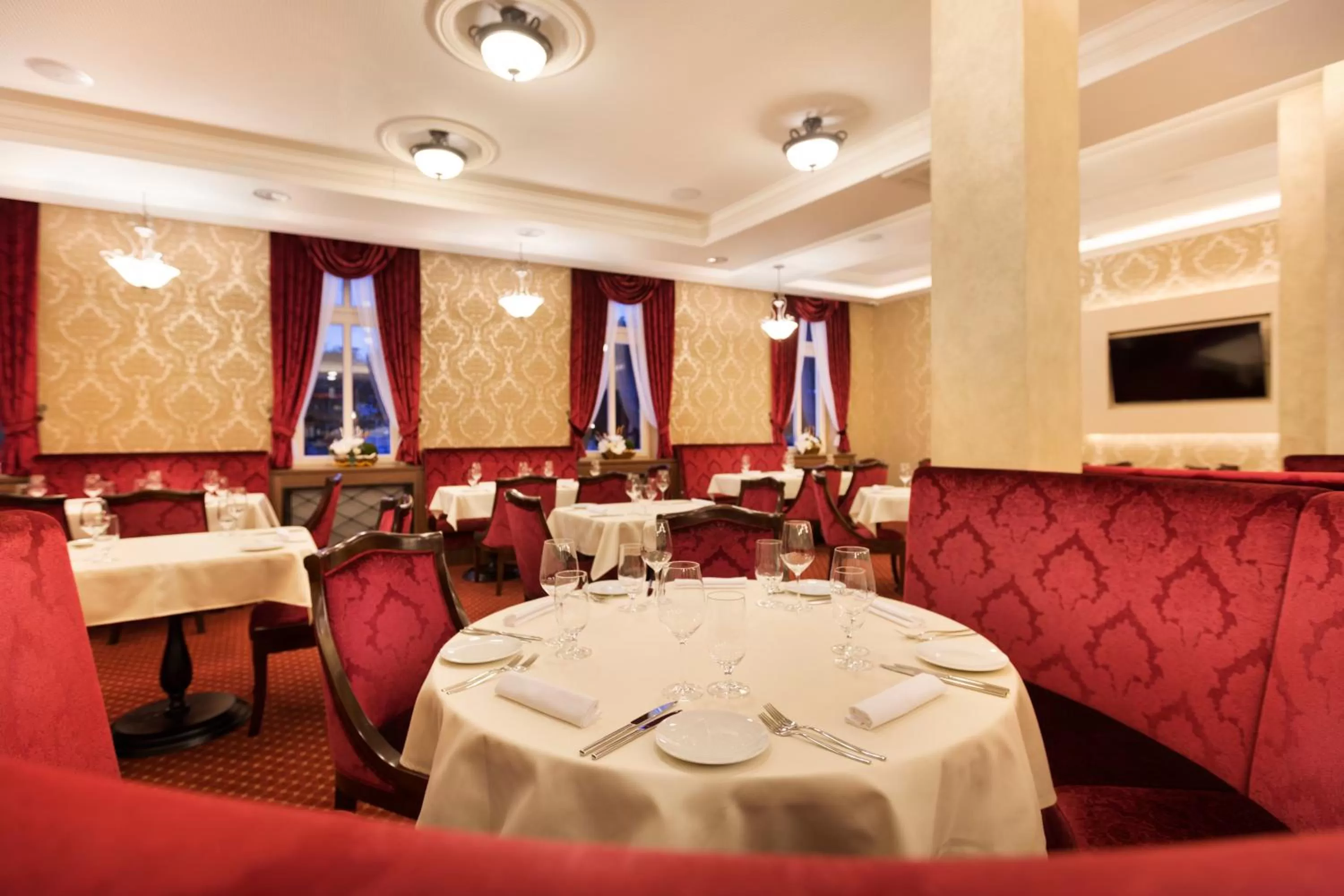 Restaurant/places to eat in Hotel Dvorana