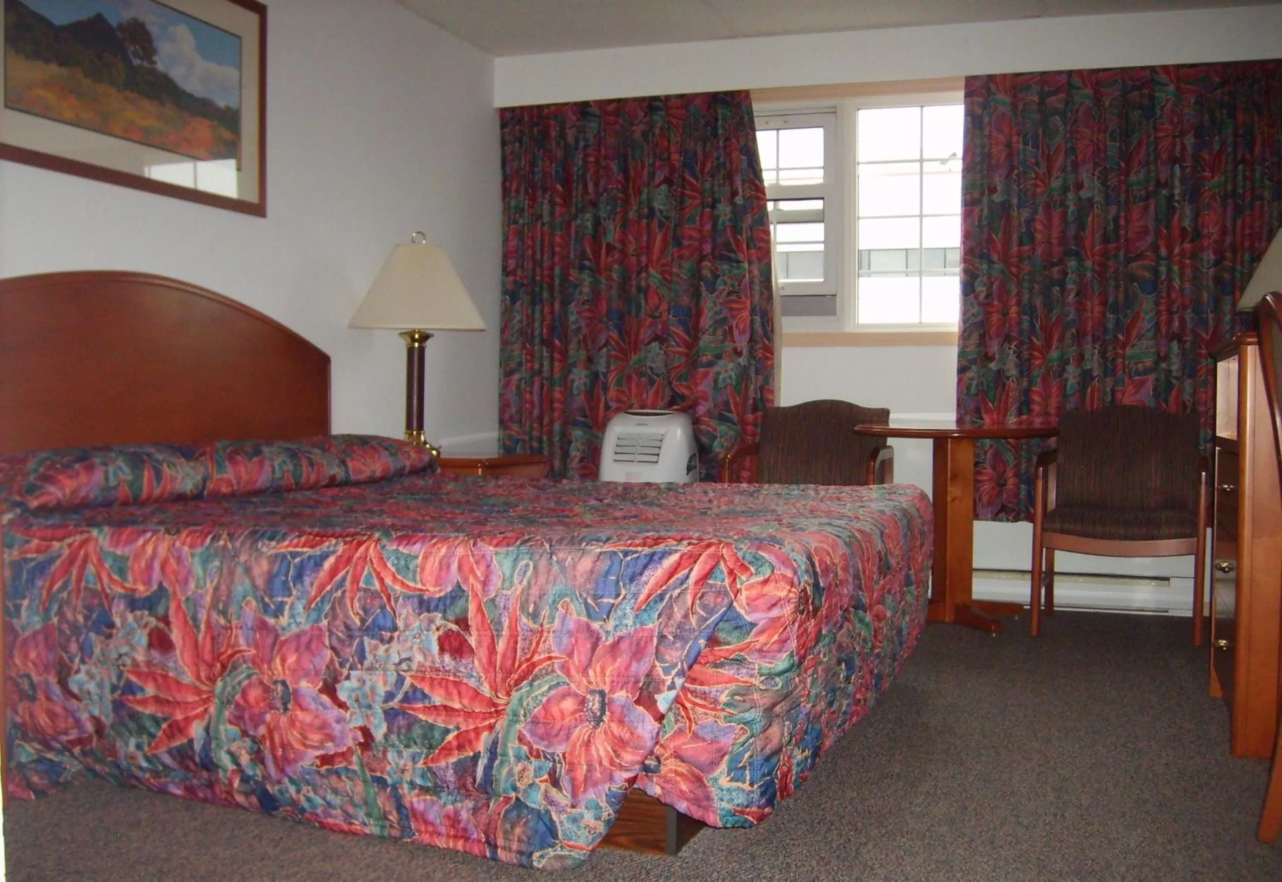 Bedroom in Town and Mountain Hotel
