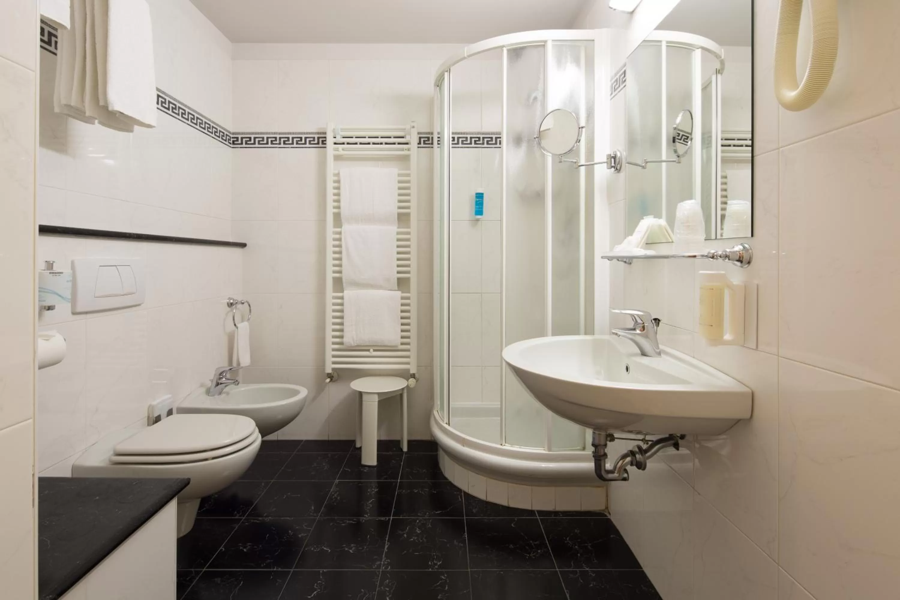 Photo of the whole room in Art & Hotel Aeroporto