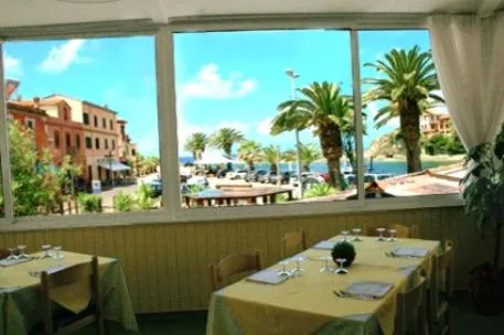 Restaurant/places to eat in Sporting Hotel Stella Maris