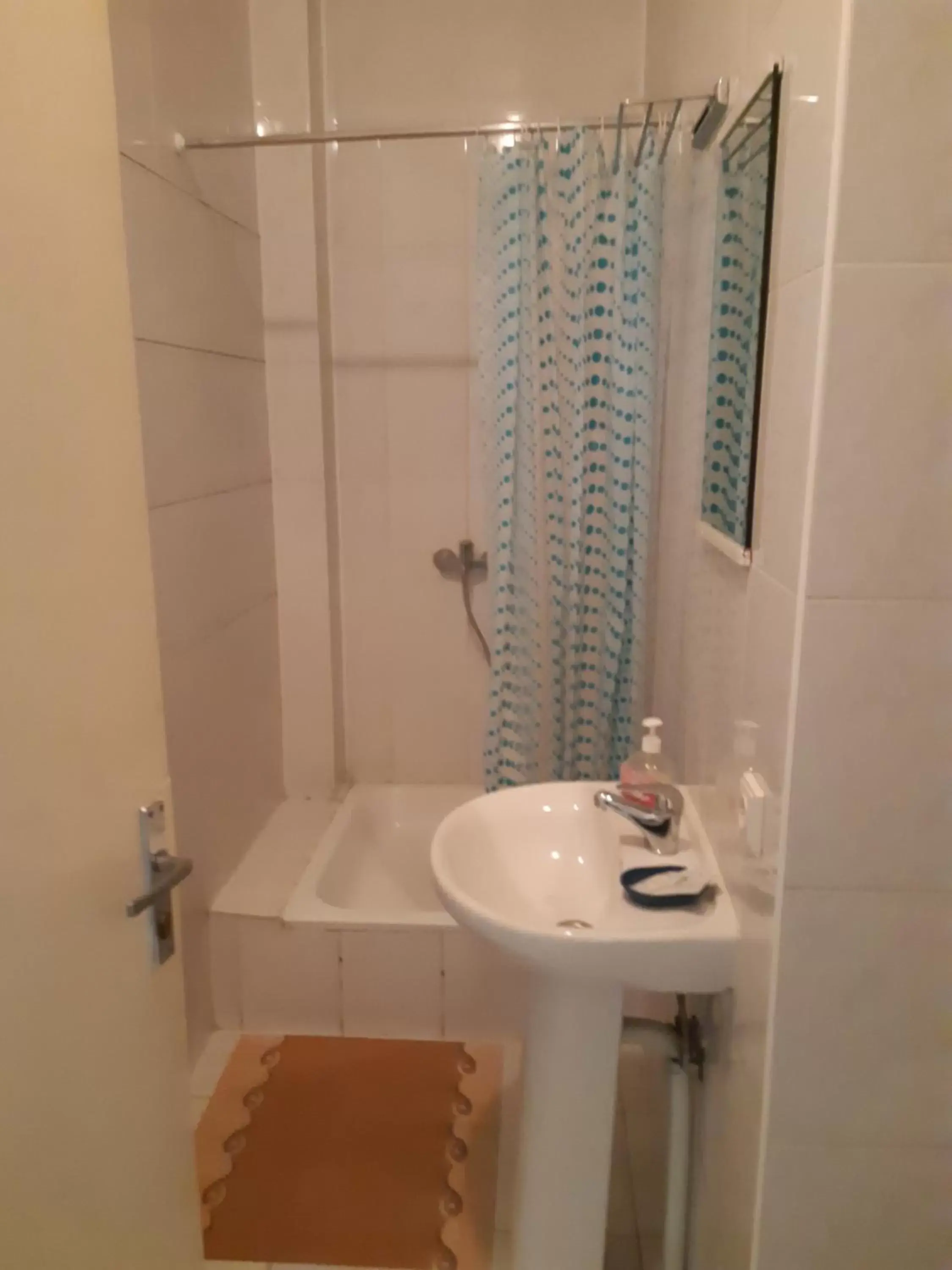 Twin Room with Shower - single occupancy in Rugelis Twin Room with Shower - single occupancy in Rugelis