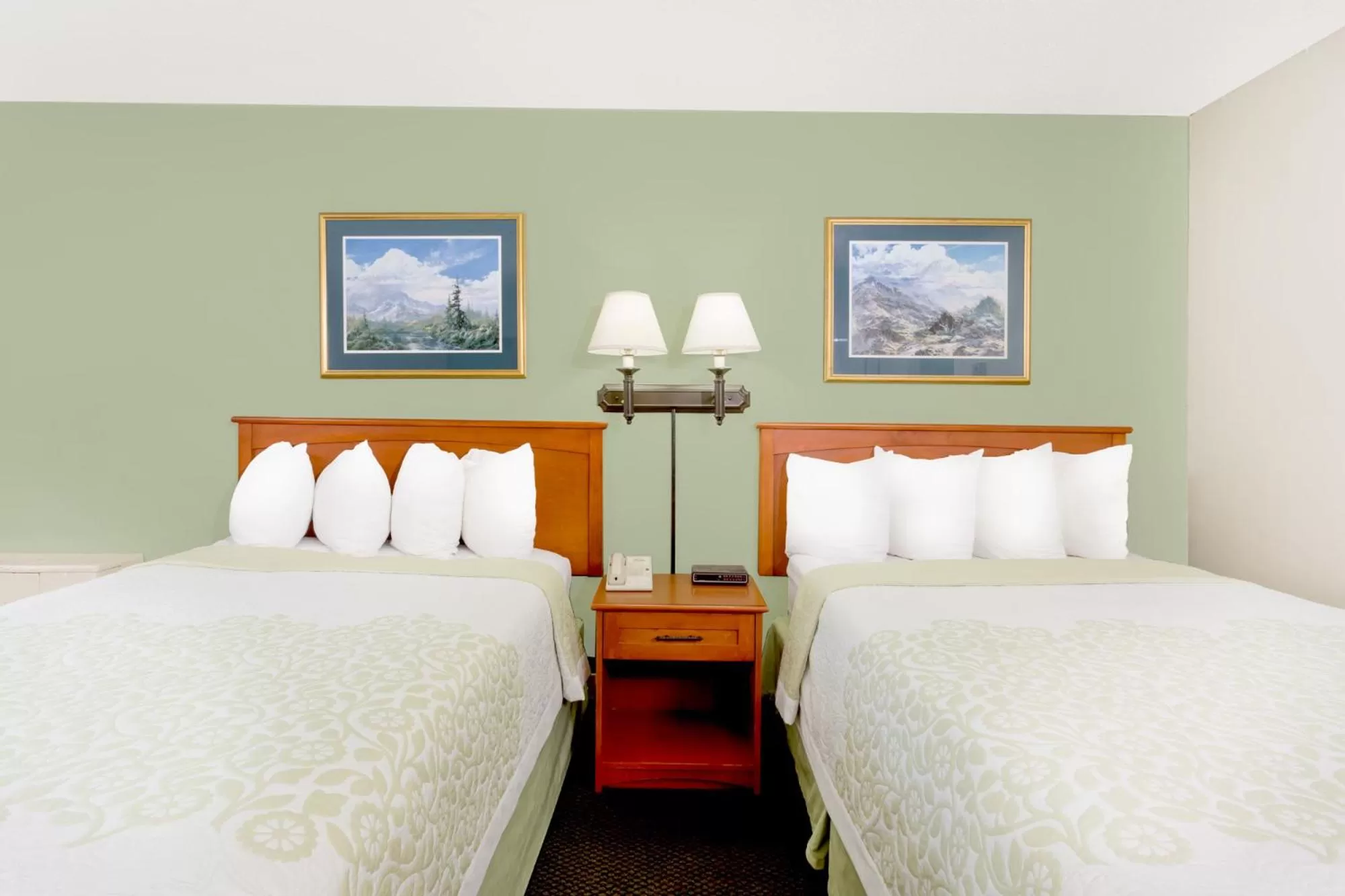 Bed in Days Inn by Wyndham Cedar Falls- University Plaza