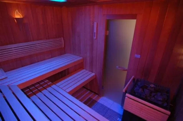 Spa and wellness centre/facilities, Bed in Landhotel Altes Wasserwerk GbR