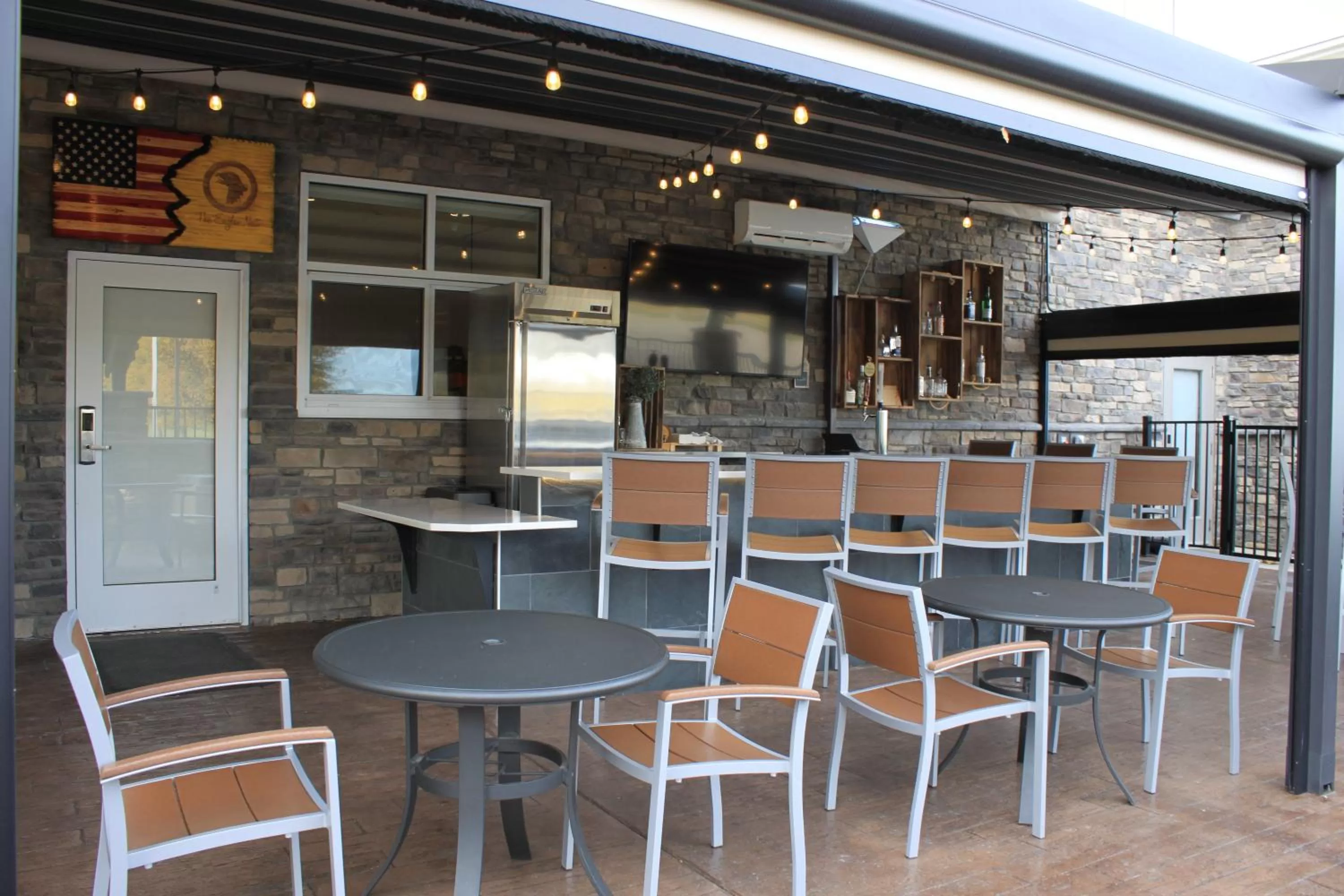 Lounge or bar in Holiday Inn & Suites - Hopkinsville - Convention Ctr by IHG