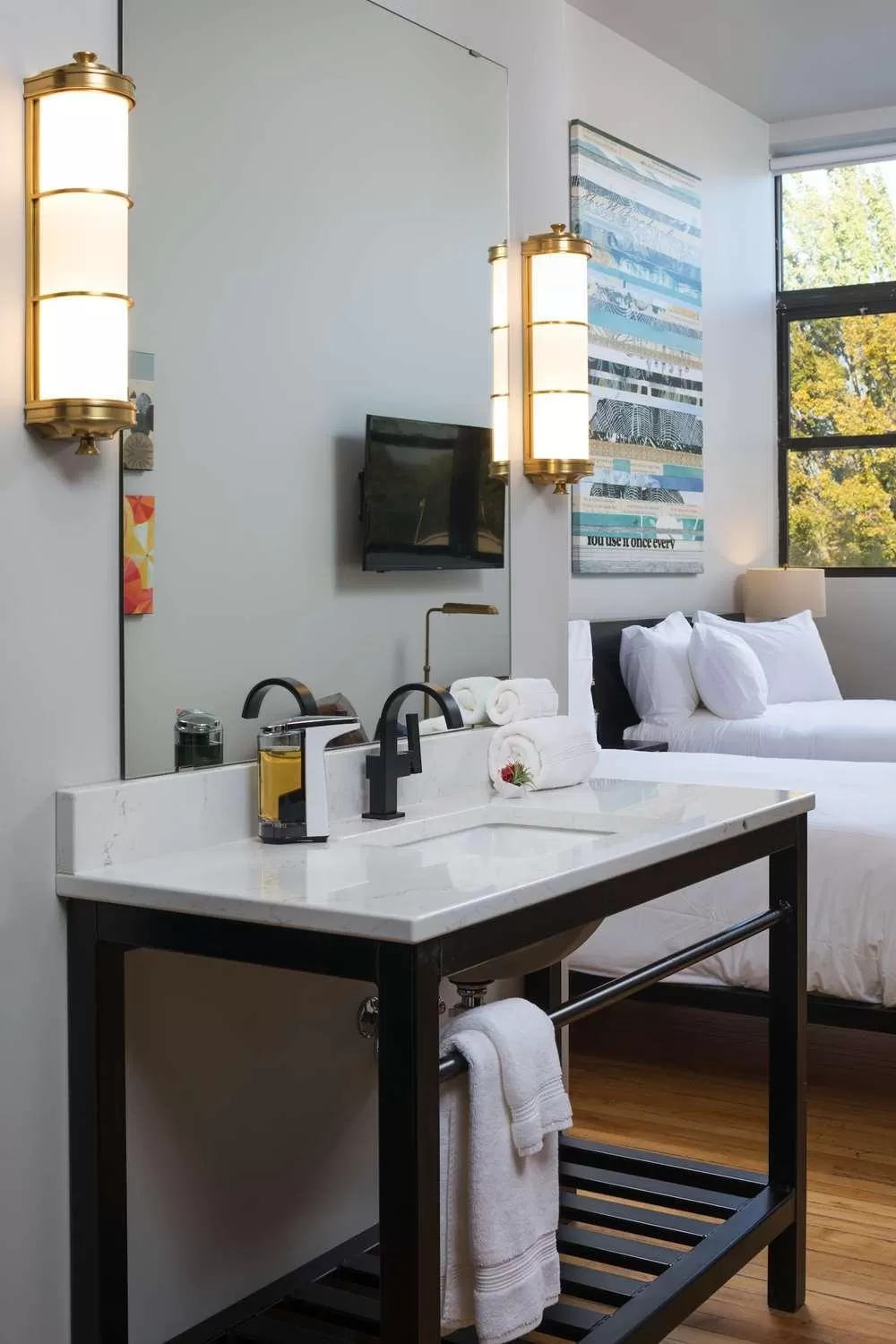 Bed in Hotel Grinnell, Ascend Hotel Collection