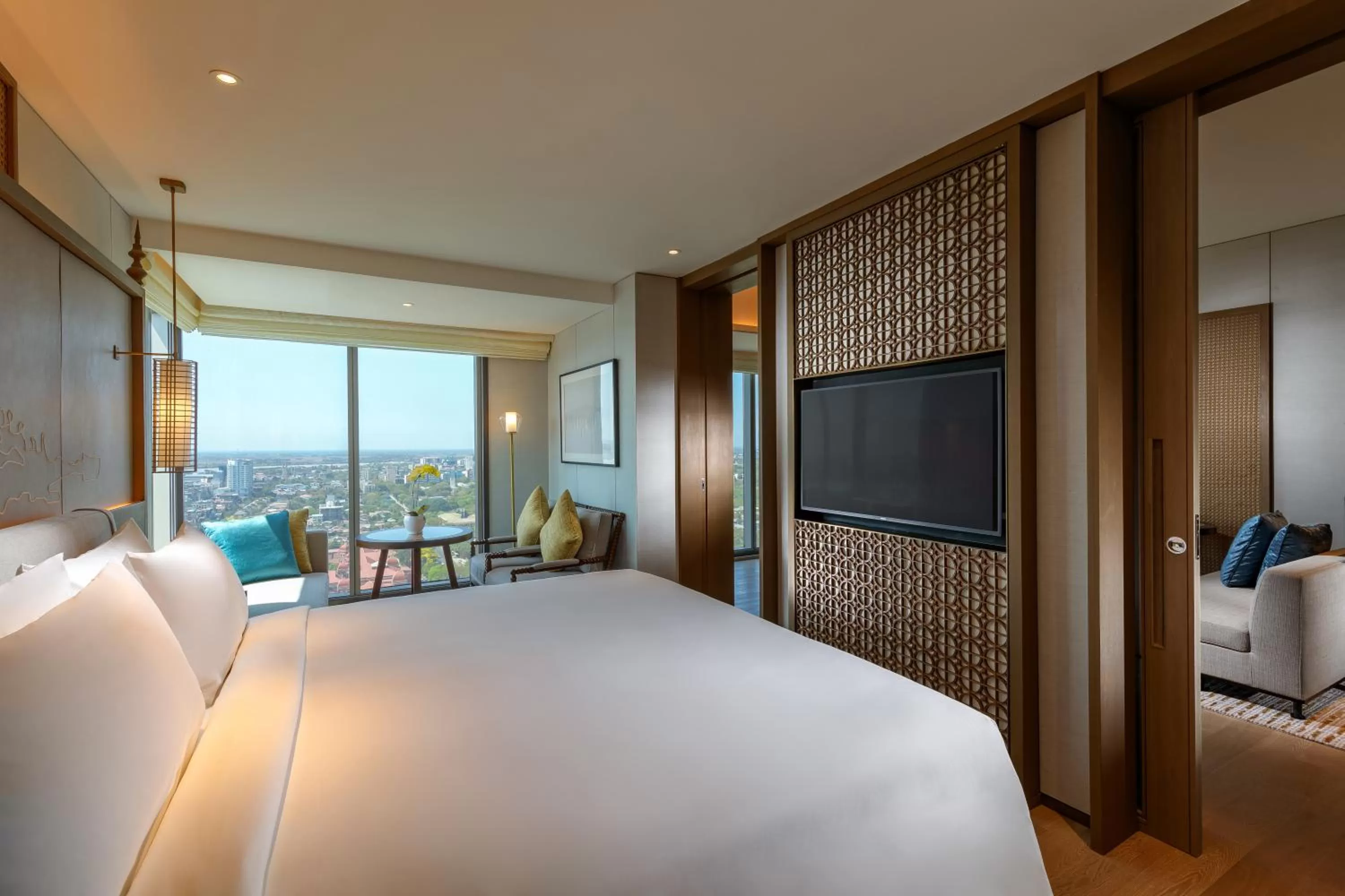City view, Bed in Pan Pacific Yangon