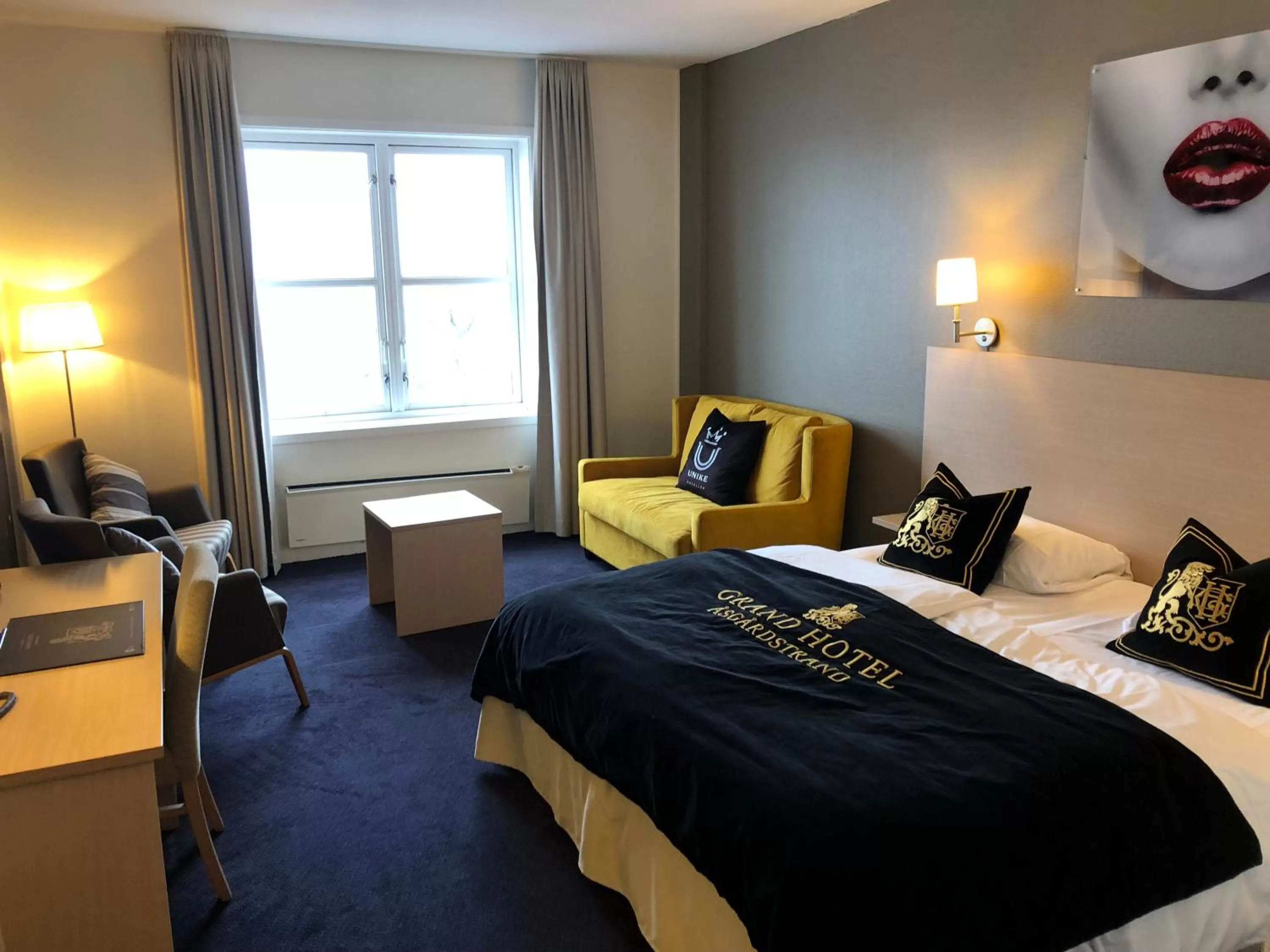 Photo of the whole room, Bed in Grand Hotel Åsgårdstrand - Unike Hoteller