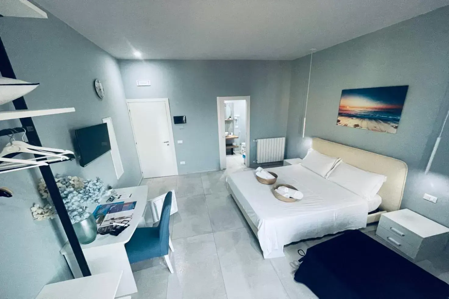 Double Room with Private Bathroom in B&B La Nuit Double Room with Private Bathroom in B&B La Nuit