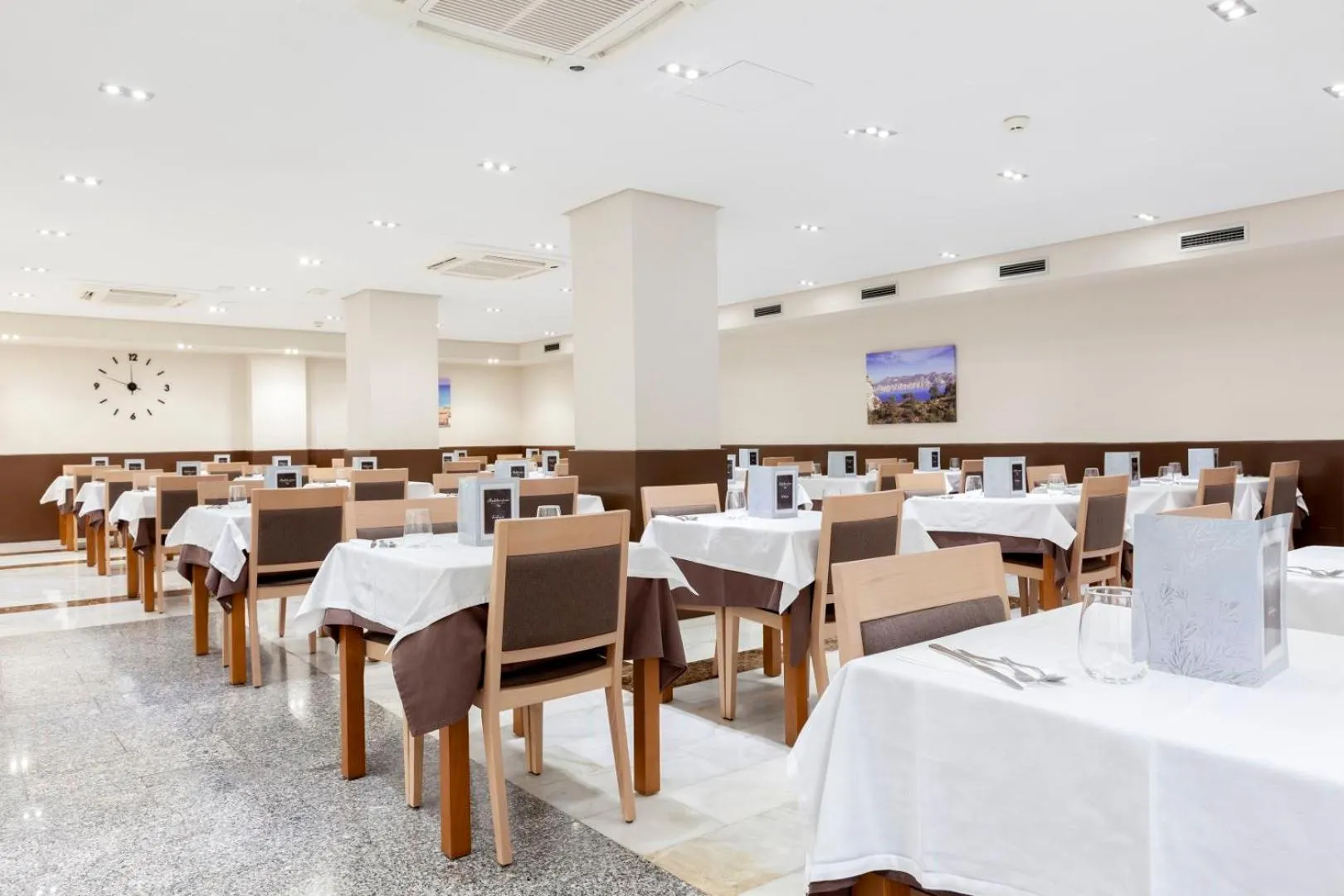 Restaurant/places to eat in Helios Benidorm