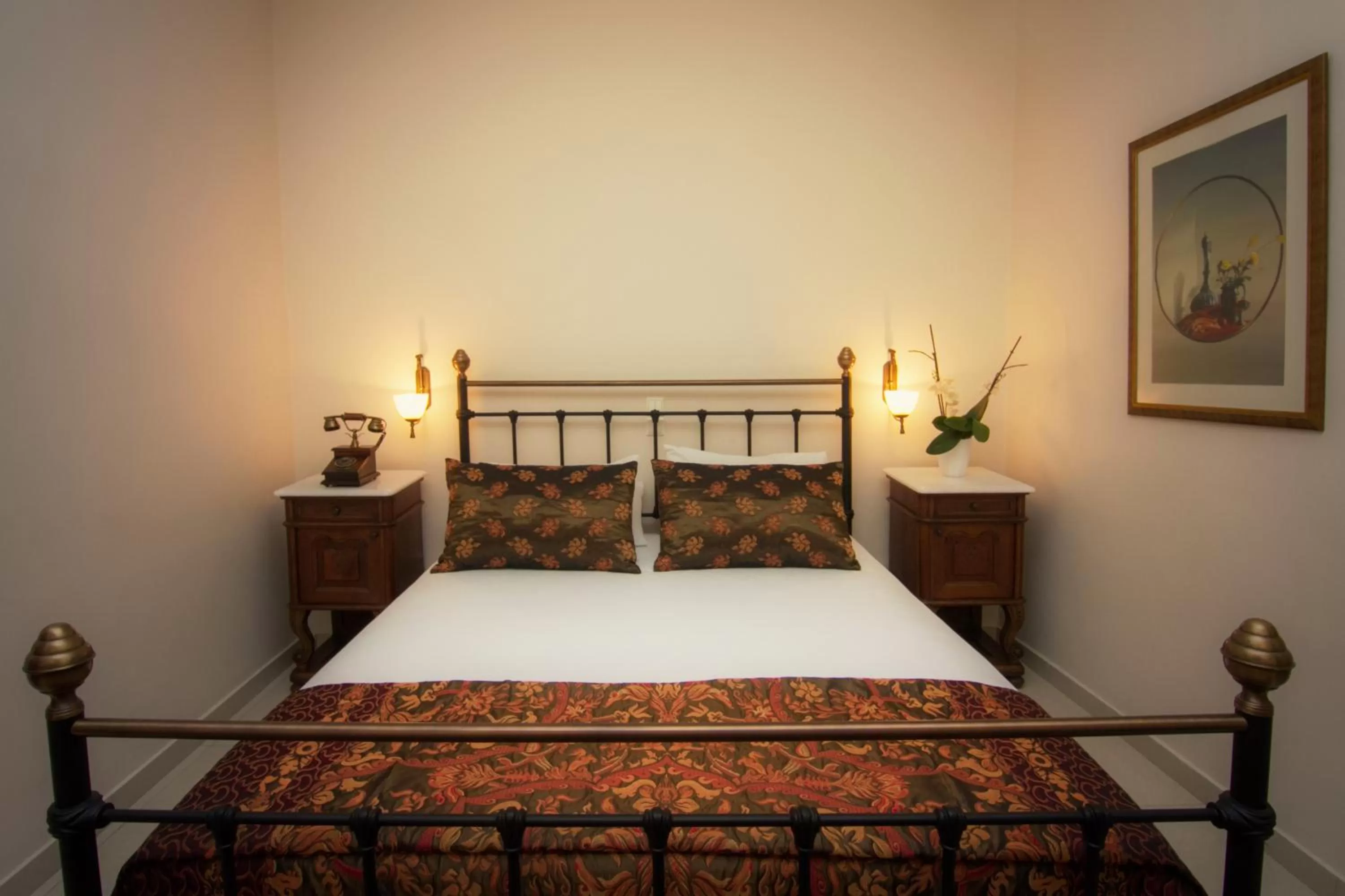 Bed in Green Hill Hotel