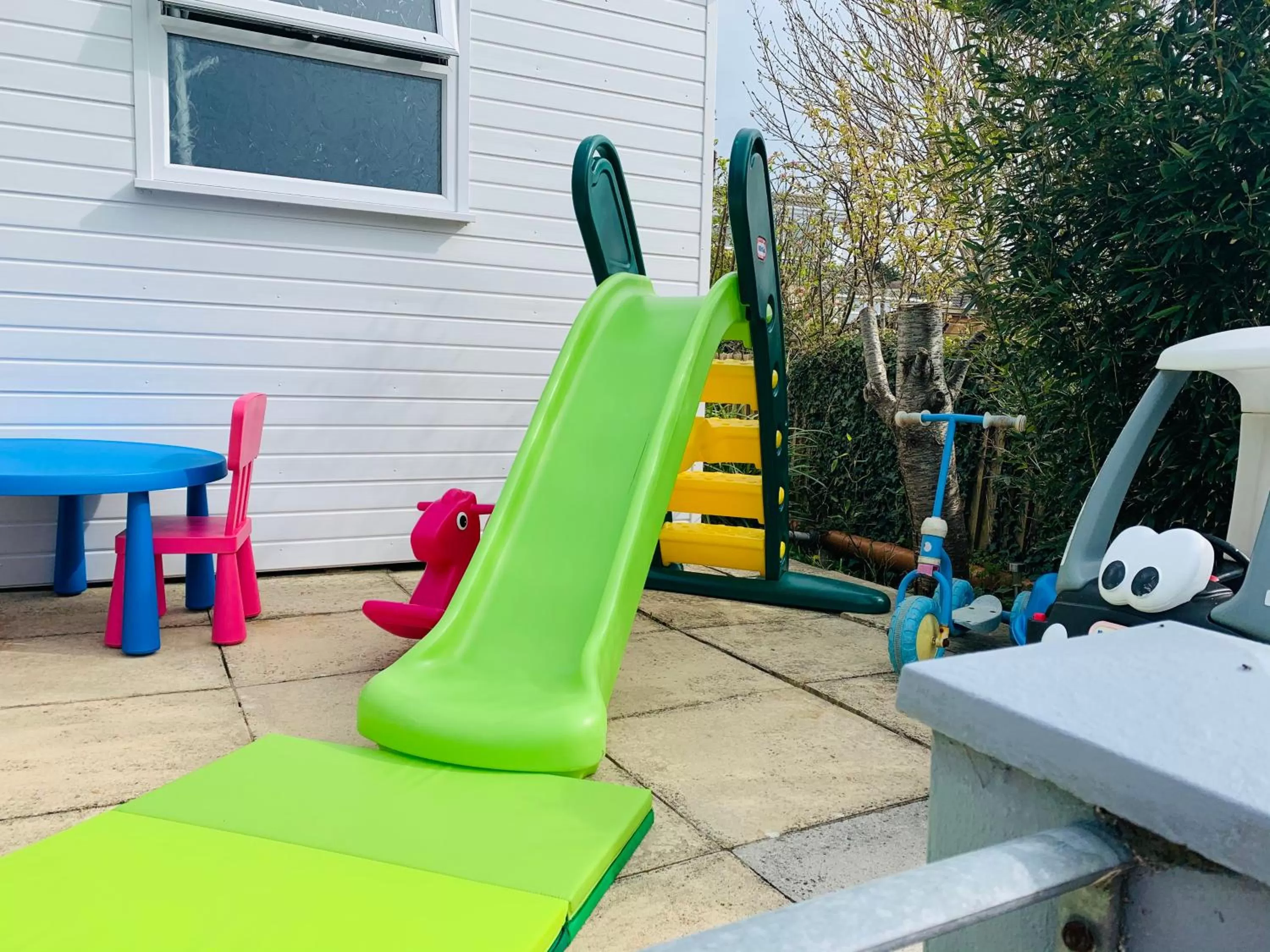 Nicolas Devon air bed and breakfast