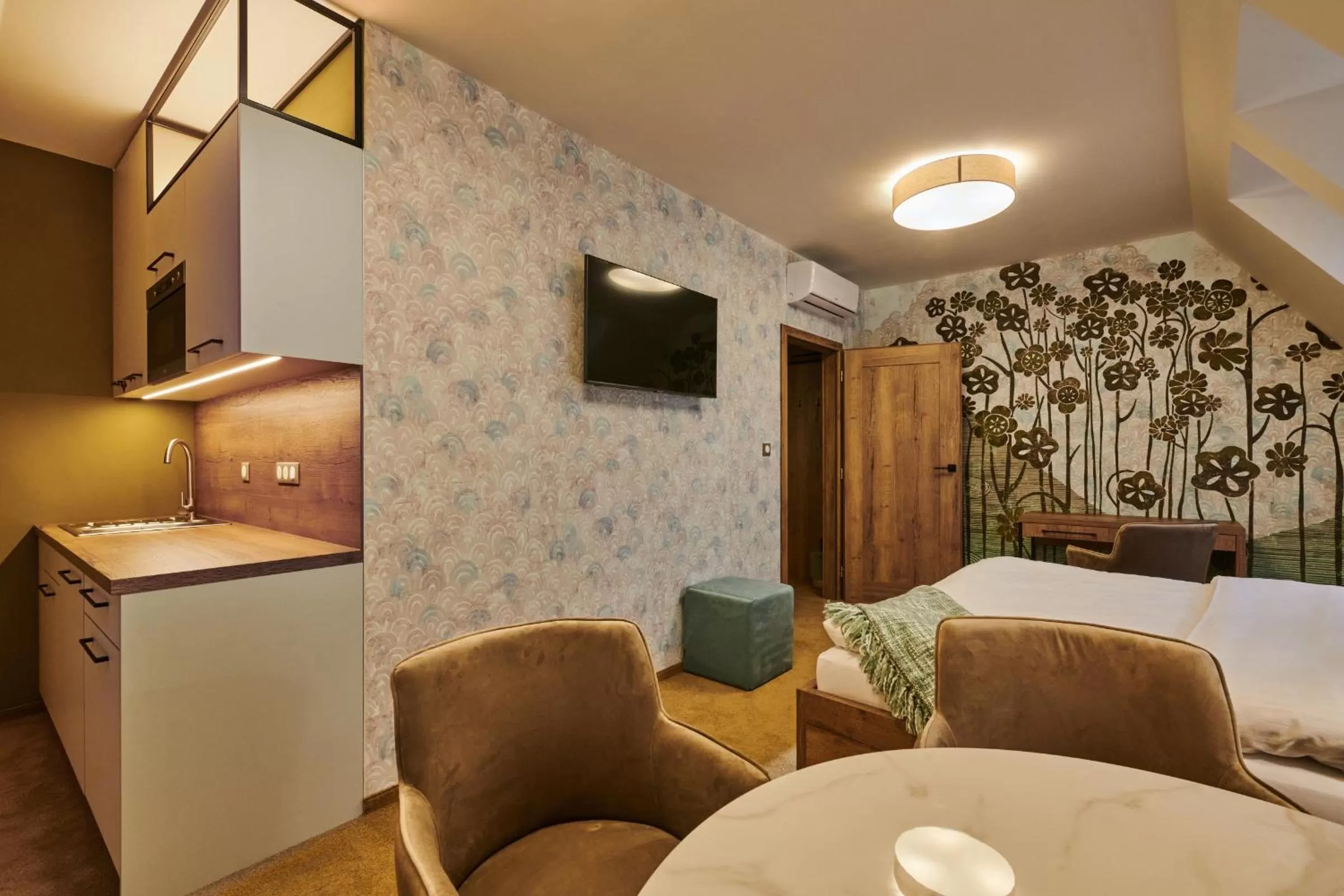 Kitchen or kitchenette, Bed in Hotel Alfréd a Hermína