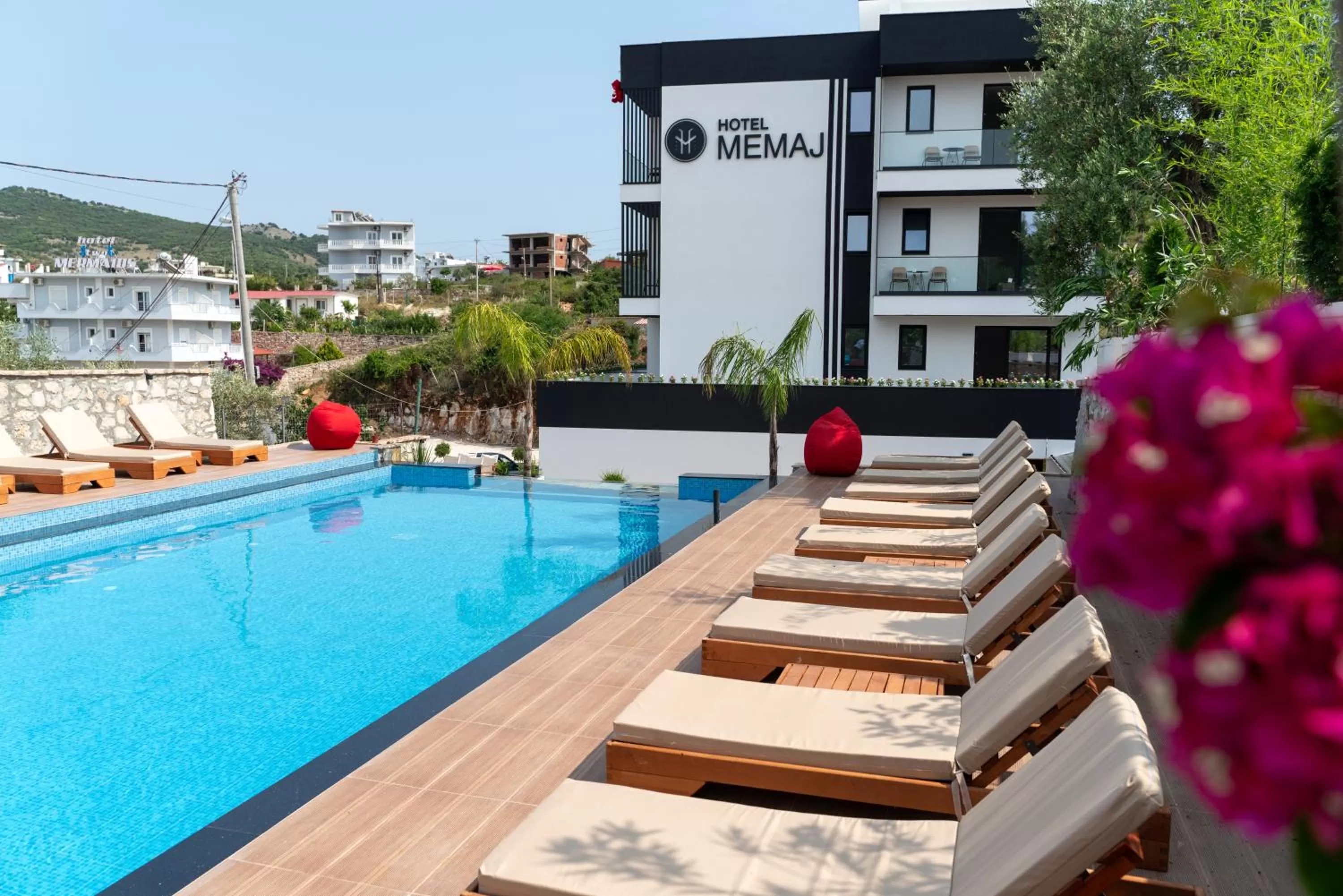 Property building, Swimming Pool in Hotel Memaj