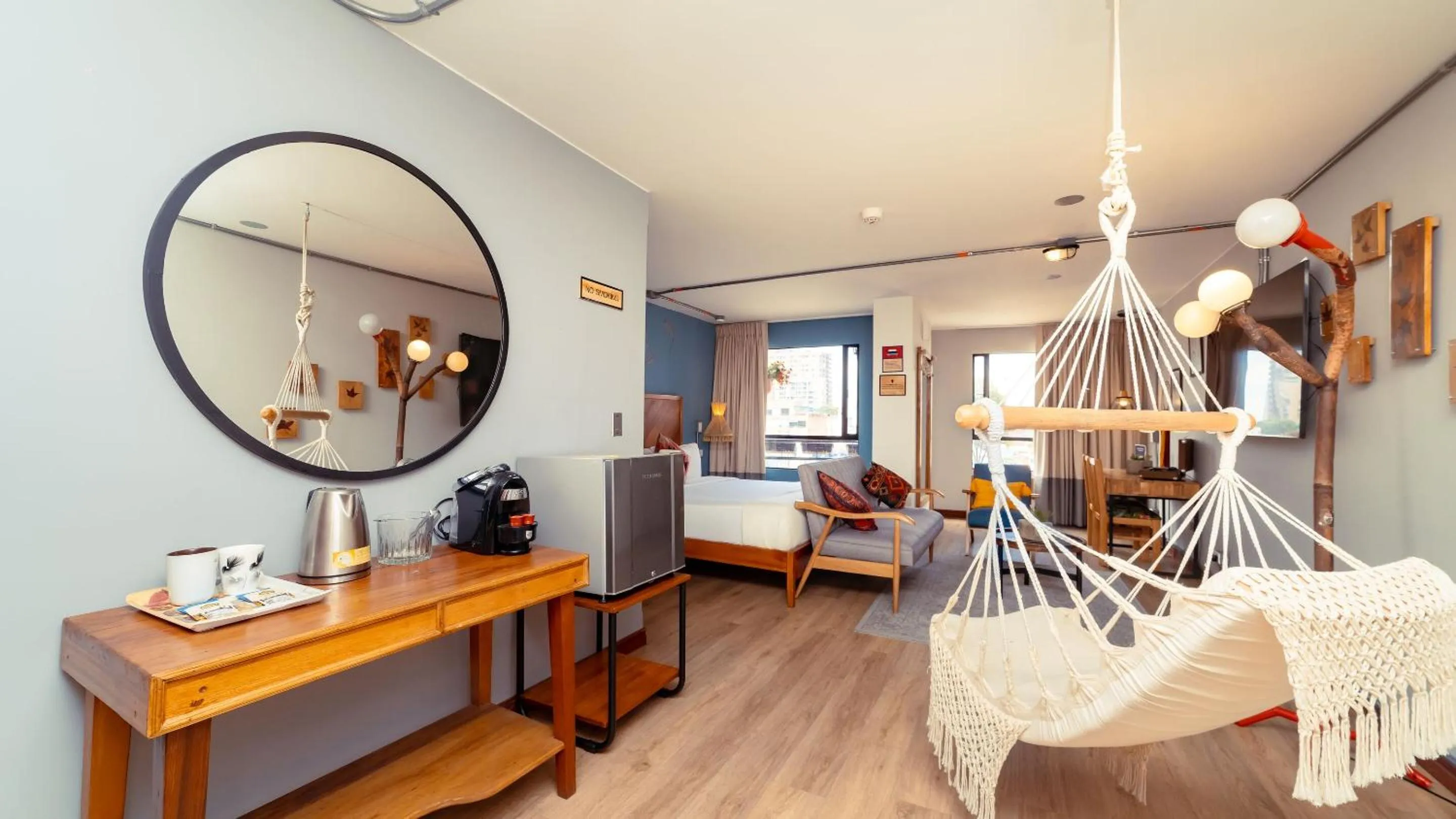 Photo of the whole room in Selina Chapinero Bogota