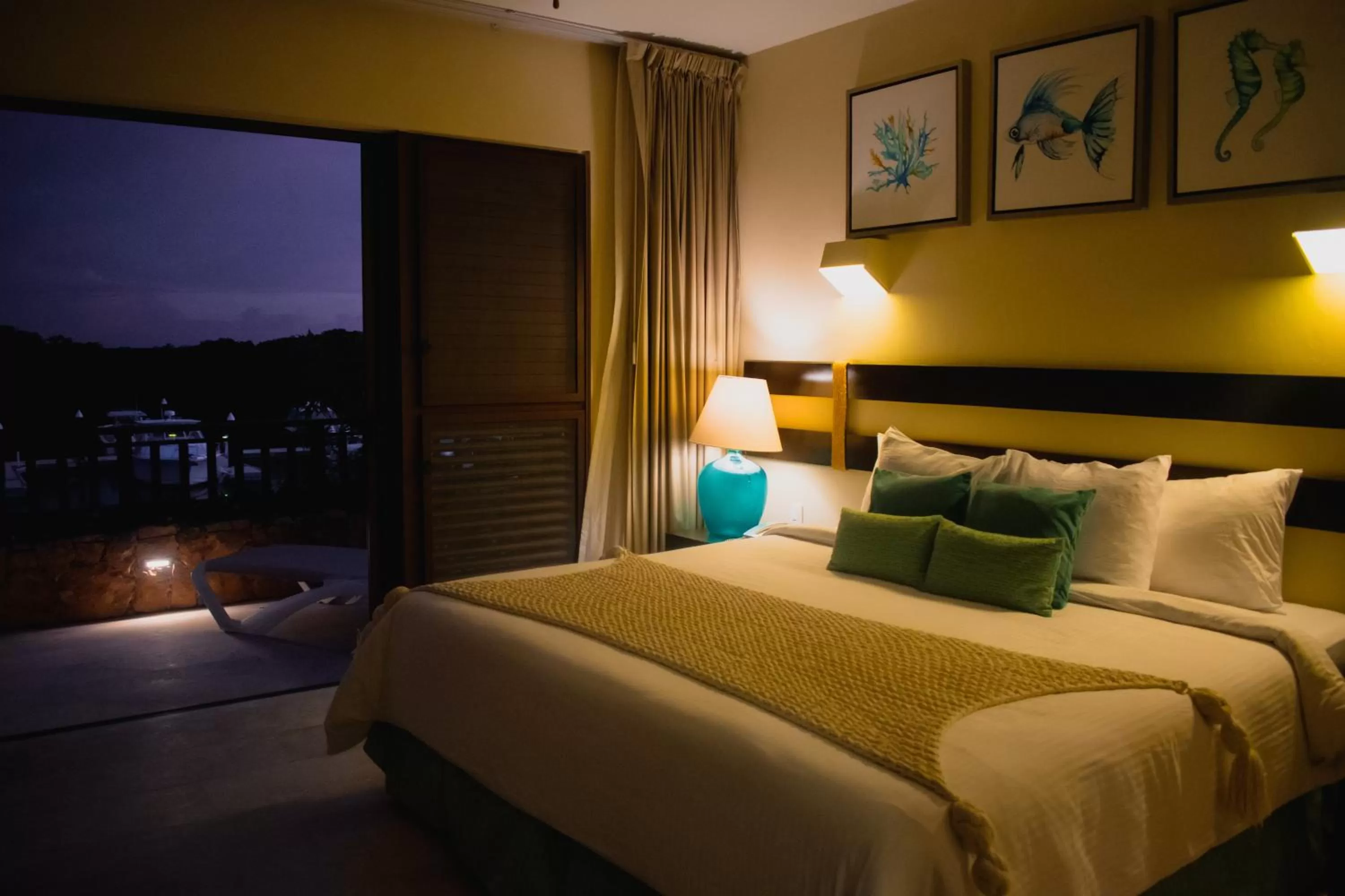 Photo of the whole room, Bed in Villas Grand Marina Kinuh