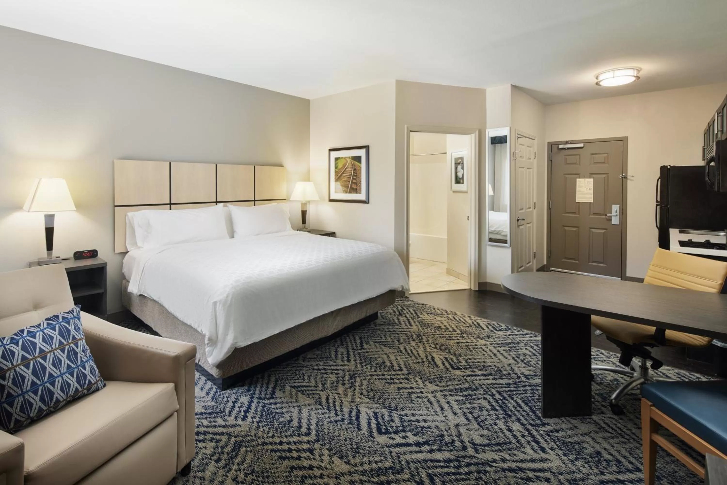 Photo of the whole room, Bed in Candlewood Suites Charleston-Northwoods by IHG