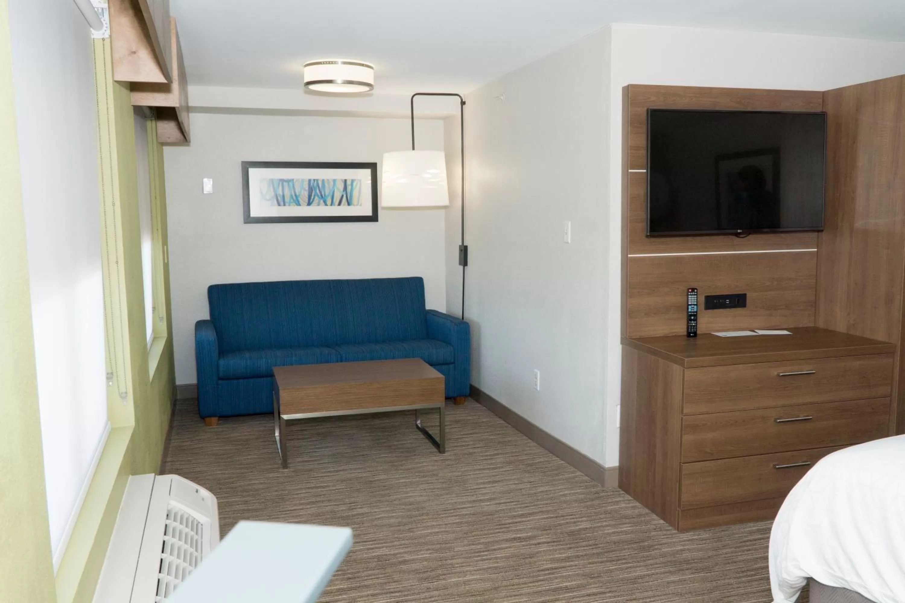 Bed in Holiday Inn Express Hotel & Suites Madison by IHG