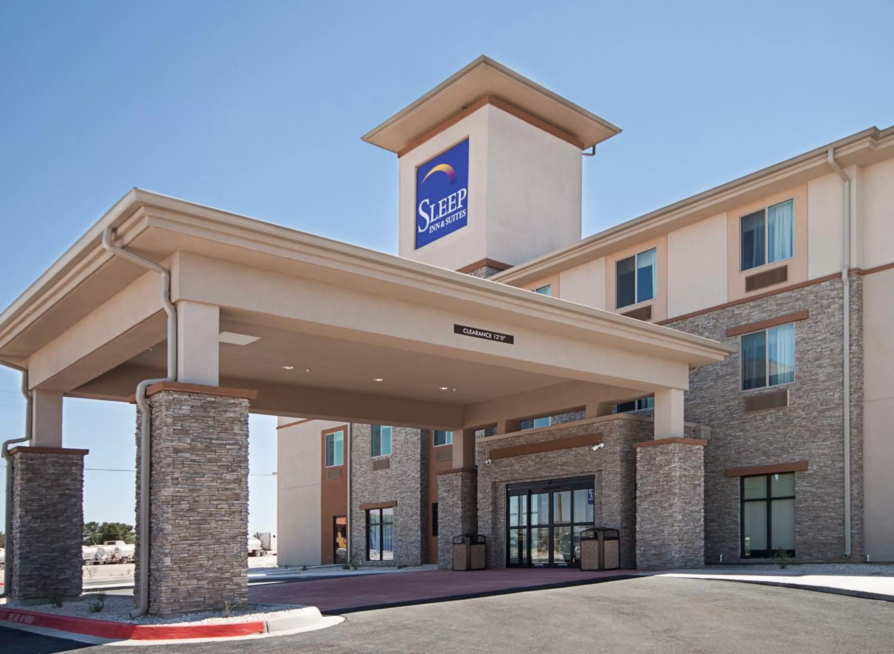 Facade/entrance in Sleep Inn & Suites Carlsbad Caverns Area