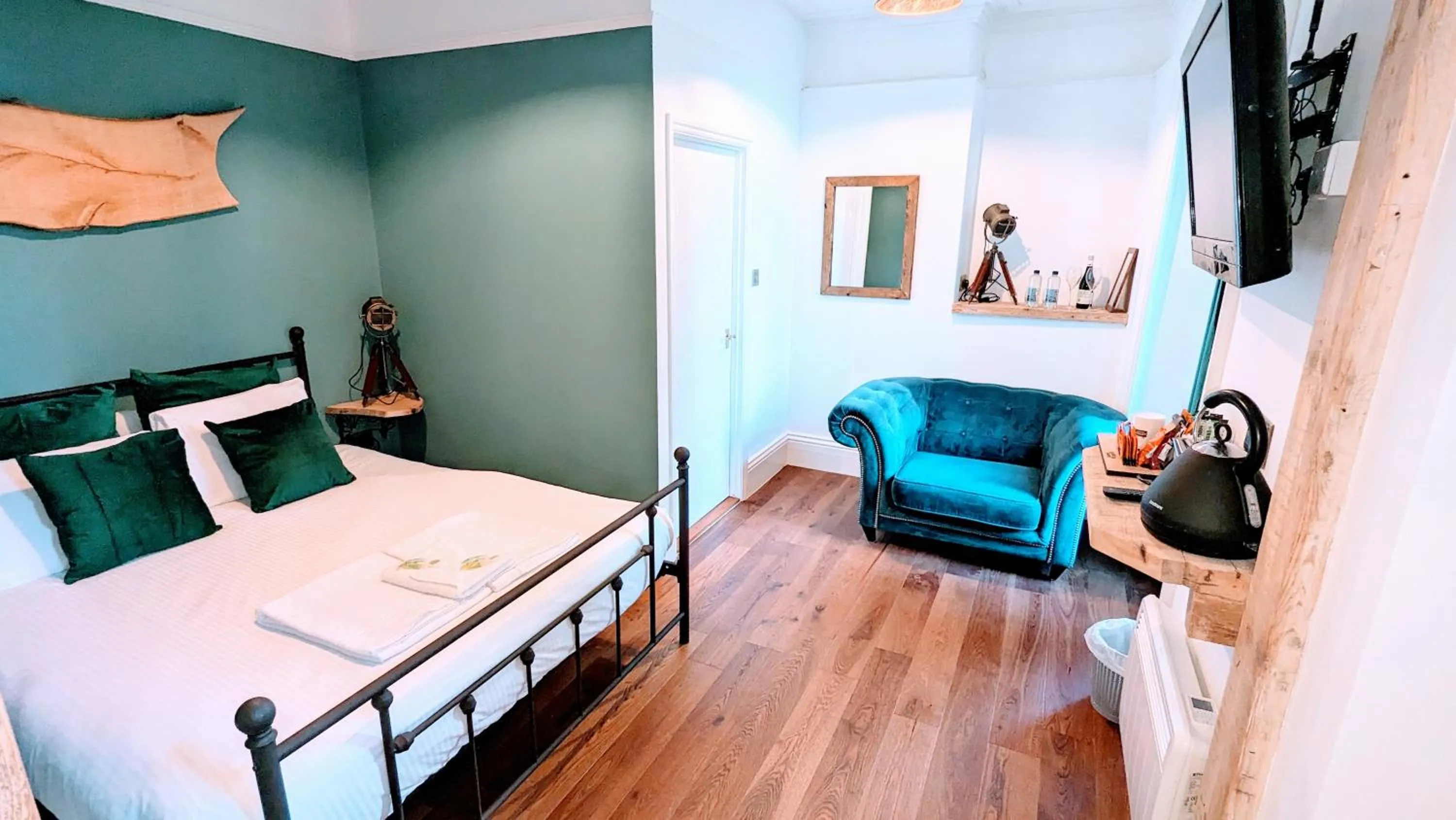 Bedroom, Bed in Wheal Tor Hotel & Glamping