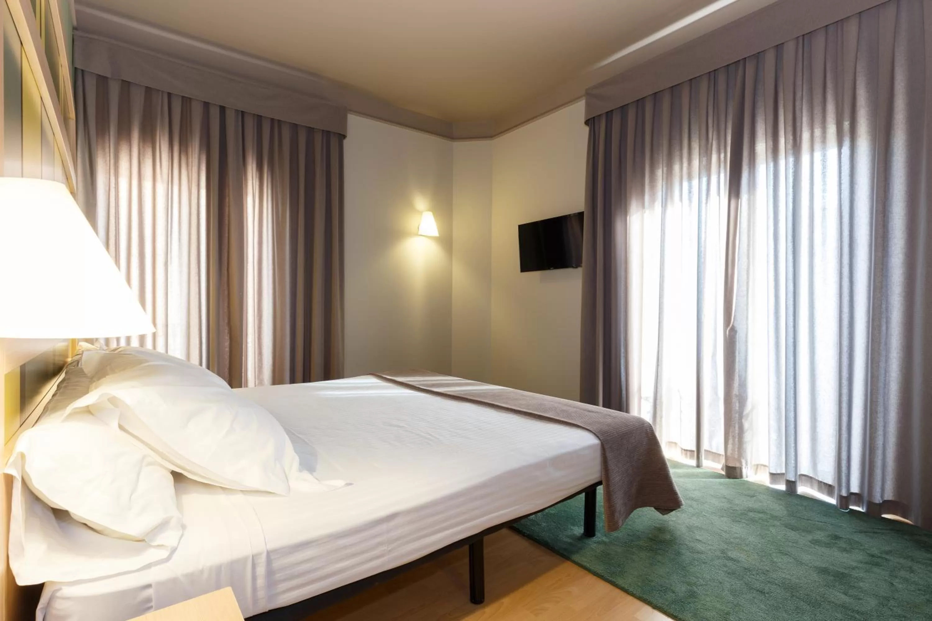 Photo of the whole room in Ciutat de Barcelona