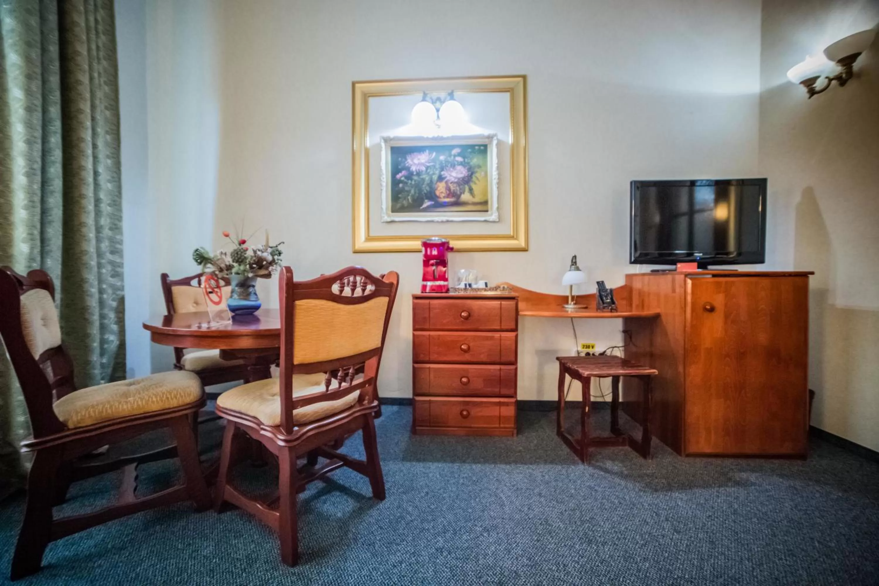 TV and multimedia in Bucharest Comfort Suites Hotel