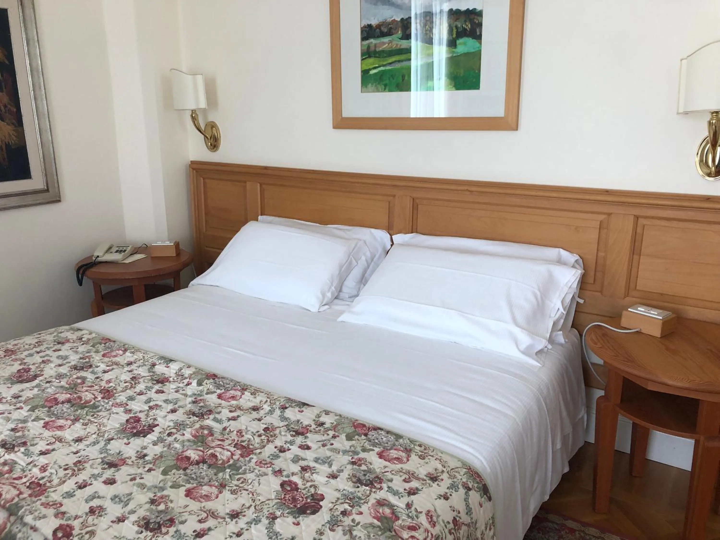 Bedroom, Bed in Hotel Royal