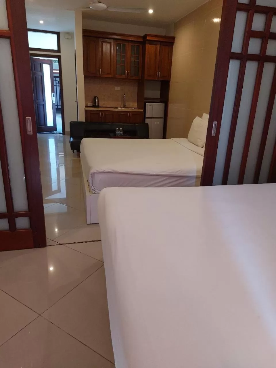 Property building in Rising Dragon Hotel