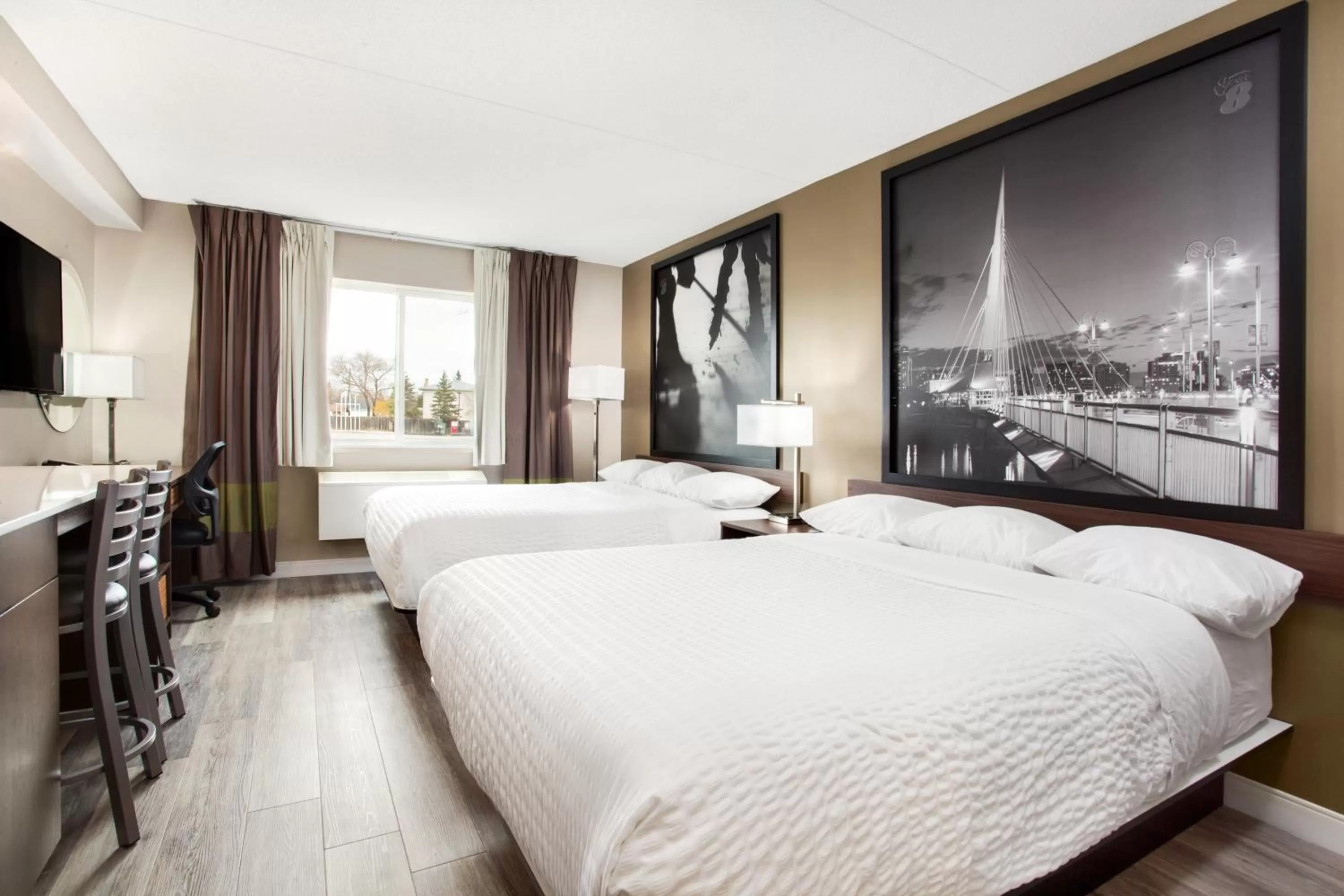 Photo of the whole room, Bed in Super 8 by Wyndham Winnipeg West