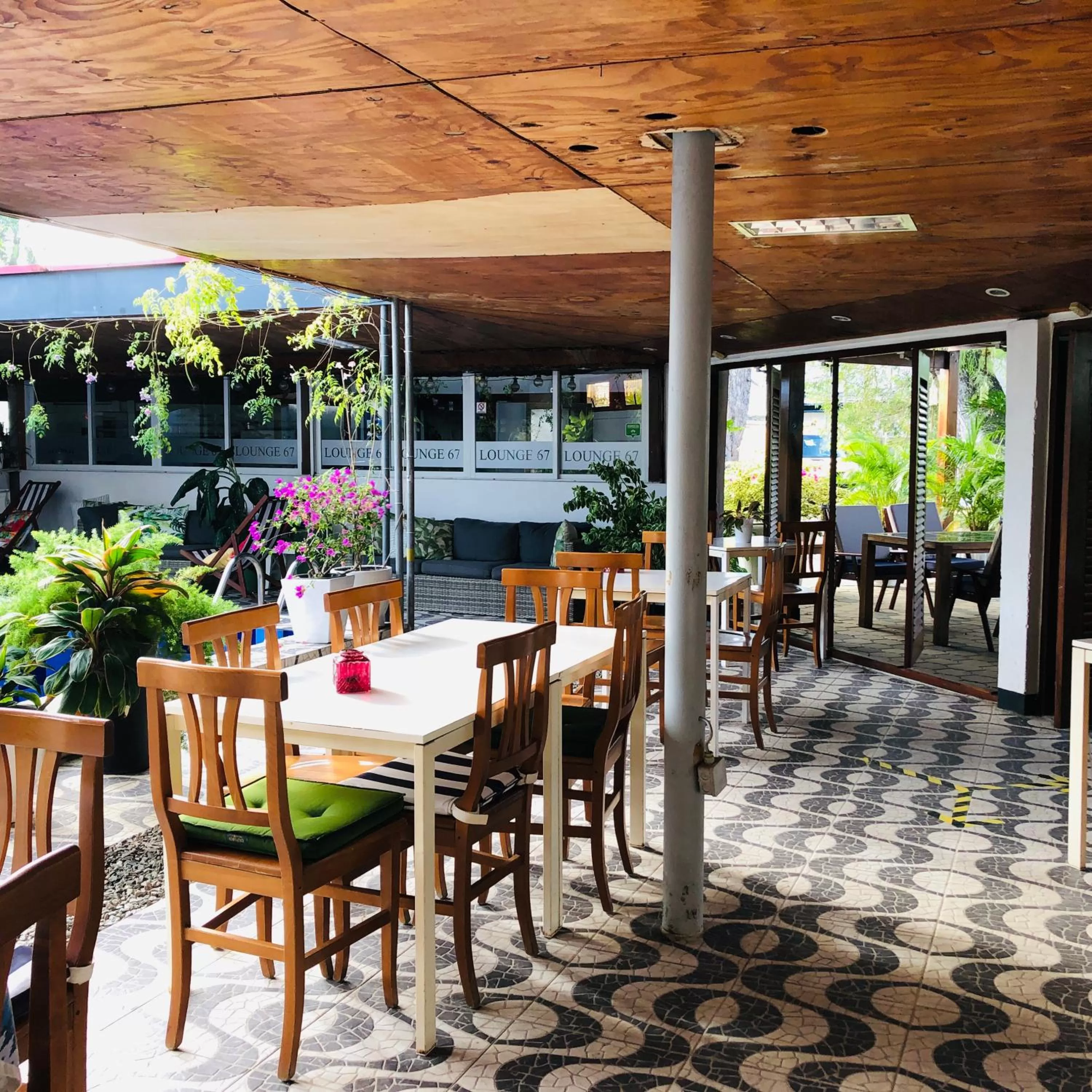 Restaurant/places to eat in Holland Lodge Paramaribo