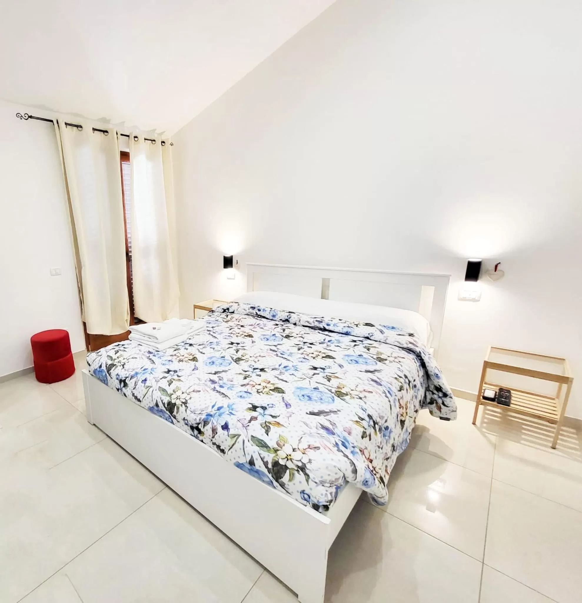 Photo of the whole room, Bed in D ANNUNZIO house