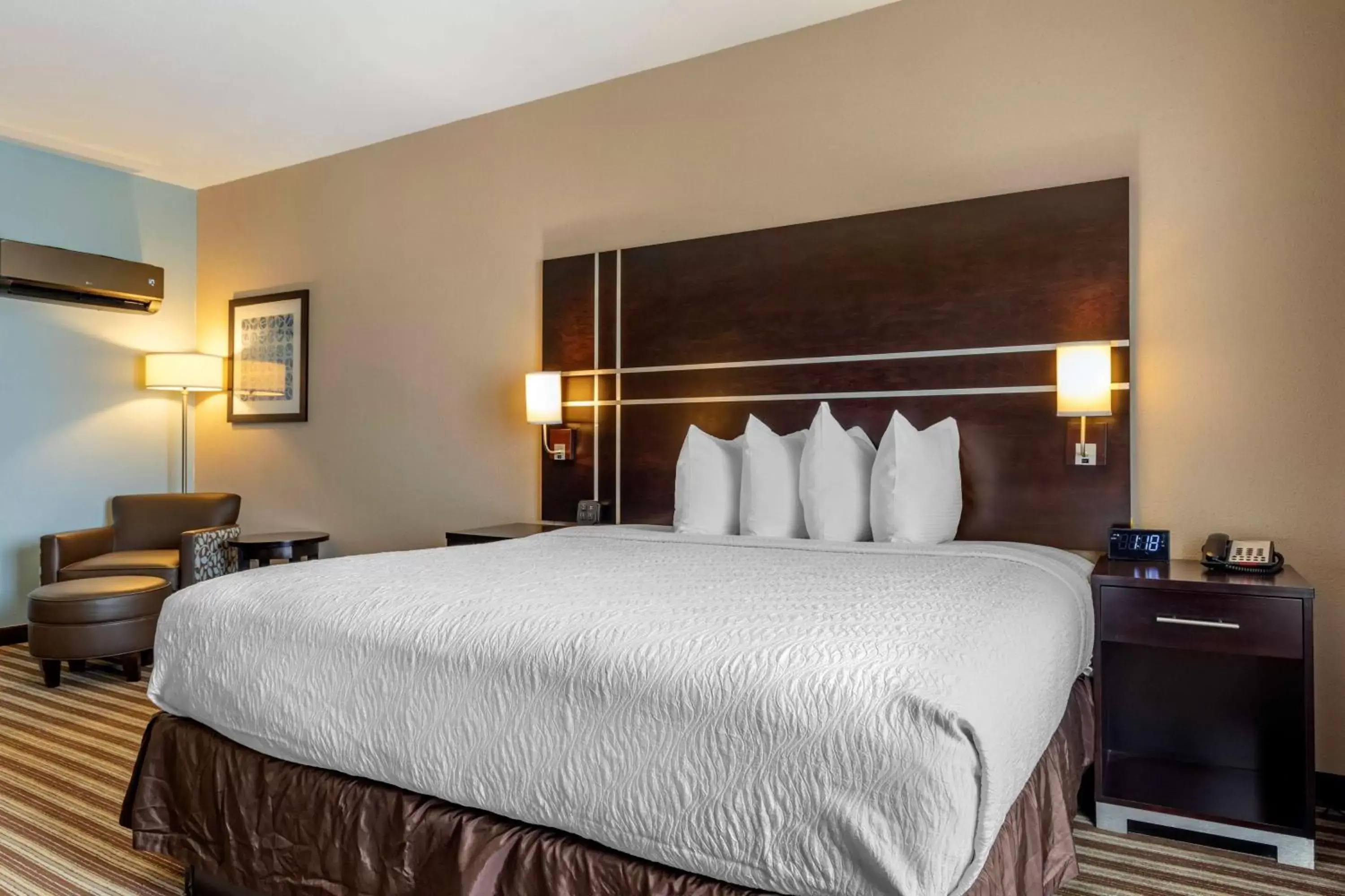 King Suite with Sofa Bed - Non-Smoking in Best Western Plus North Odessa Inn & Suites King Suite with Sofa Bed - Non-Smoking in Best Western Plus North Odessa Inn & Suites