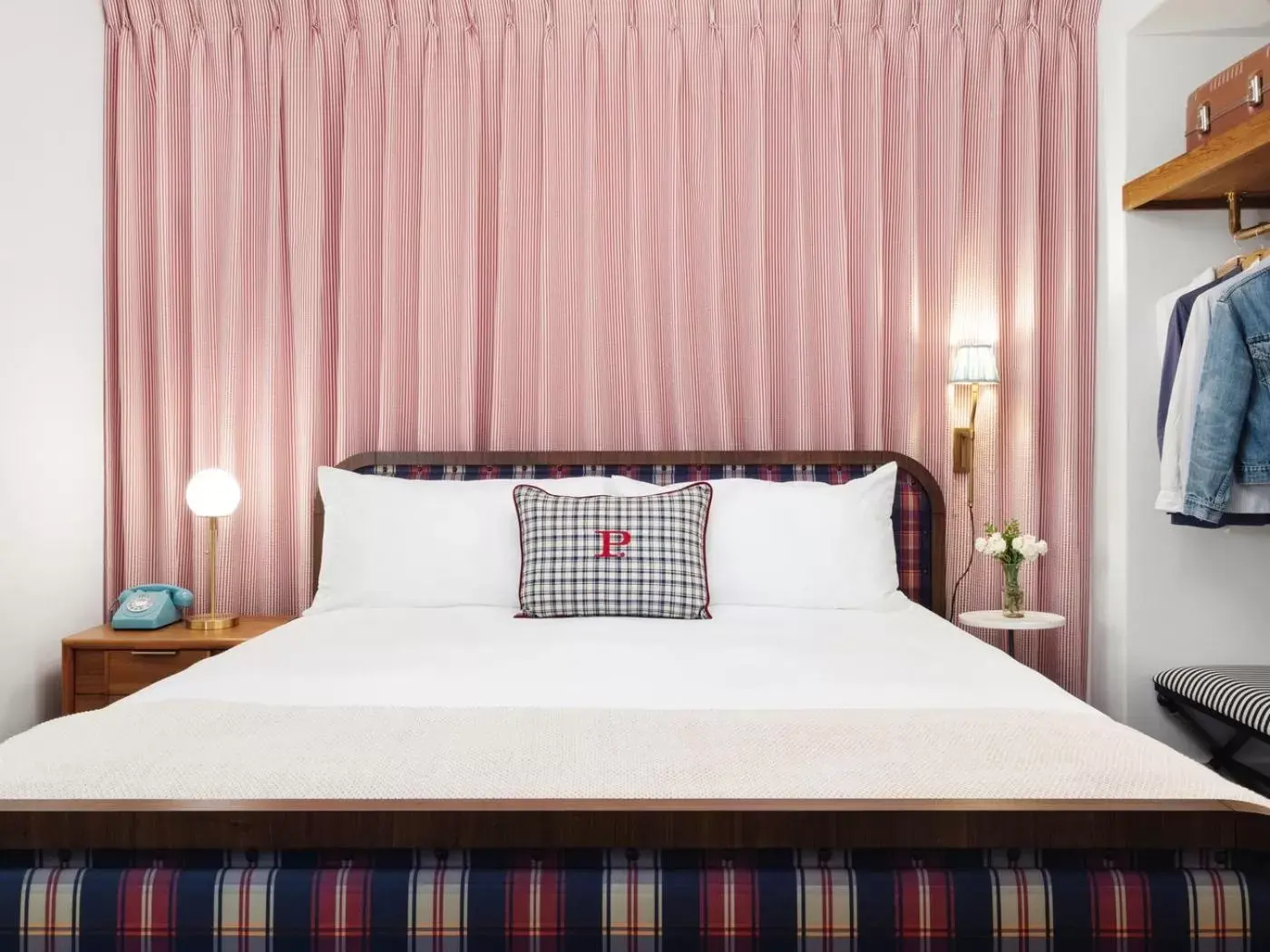 Queen Room in Palihotel San Diego Gaslamp Quarter Queen Room in Palihotel San Diego Gaslamp Quarter