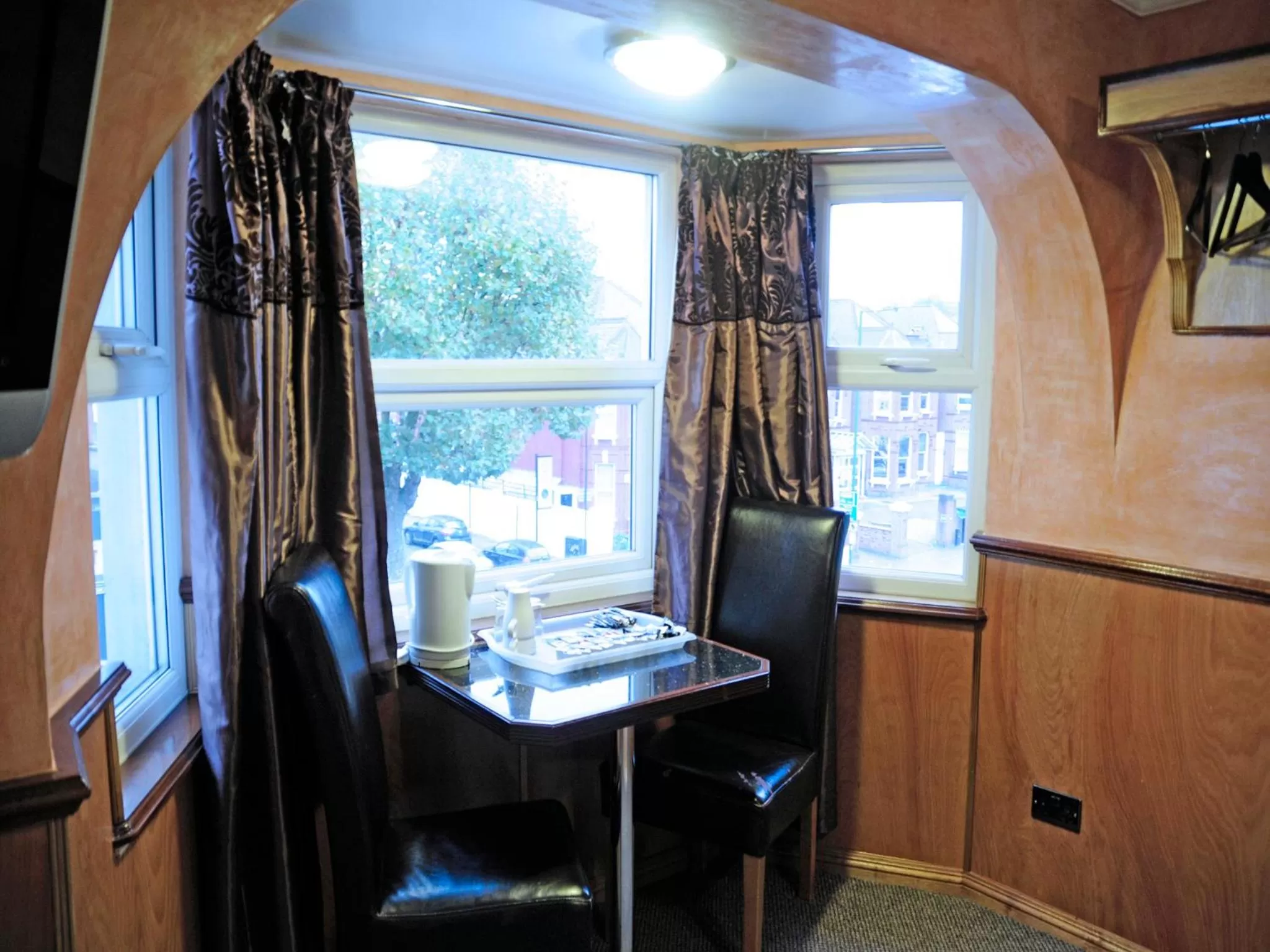 Photo of the whole room in Cricklewood Lodge Hotel