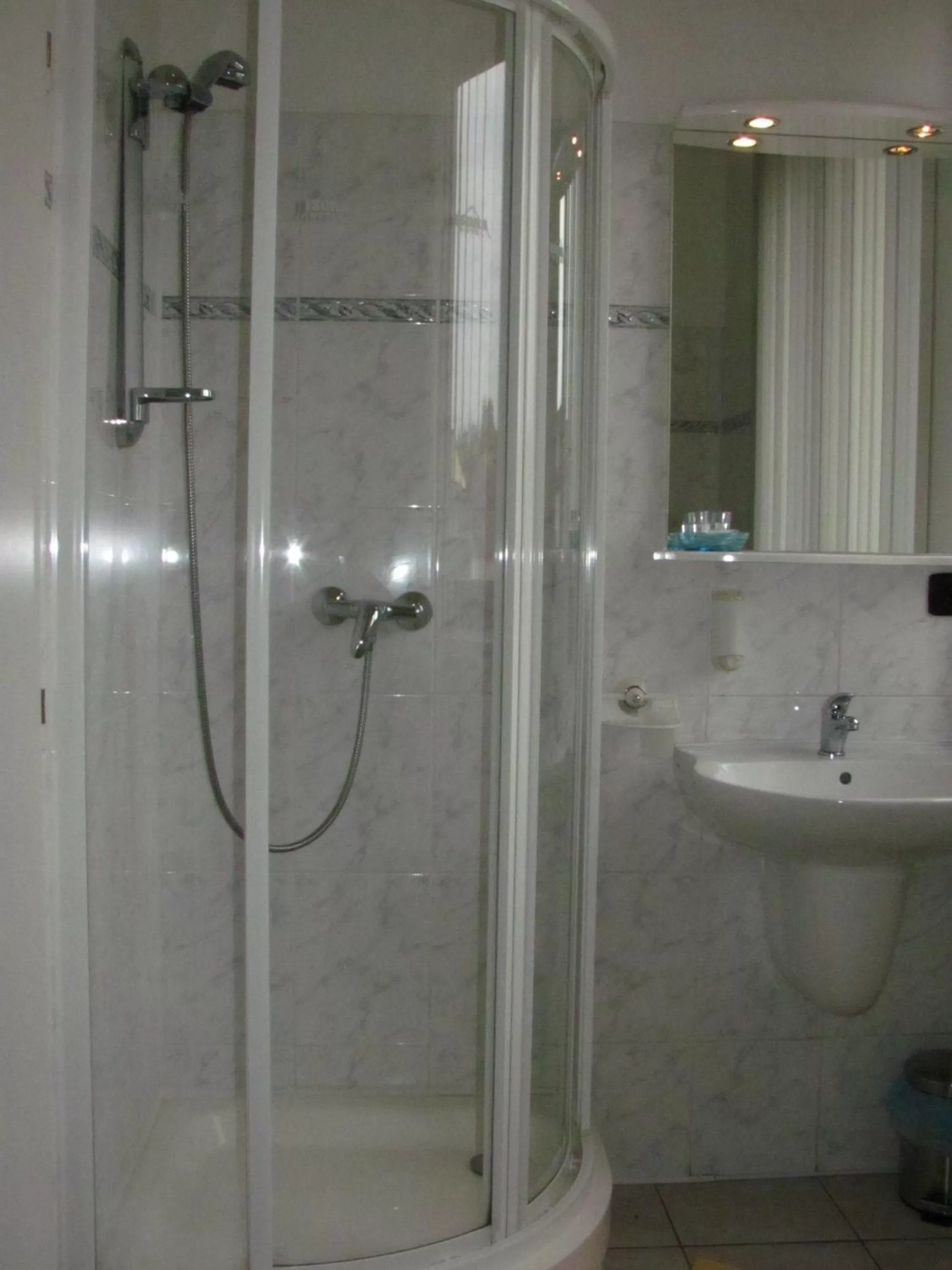 Shower in Hotel Isora