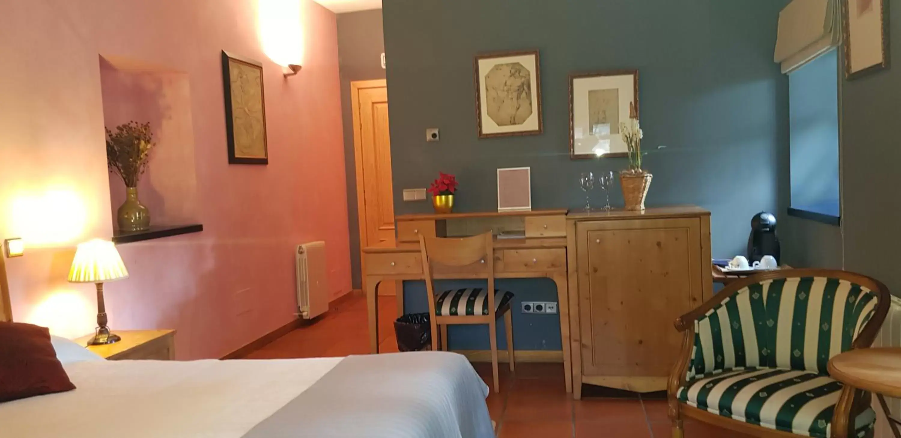 Standard Twin Room with Garden View in Hotel Sara De Ur Standard Twin Room with Garden View in Hotel Sara De Ur
