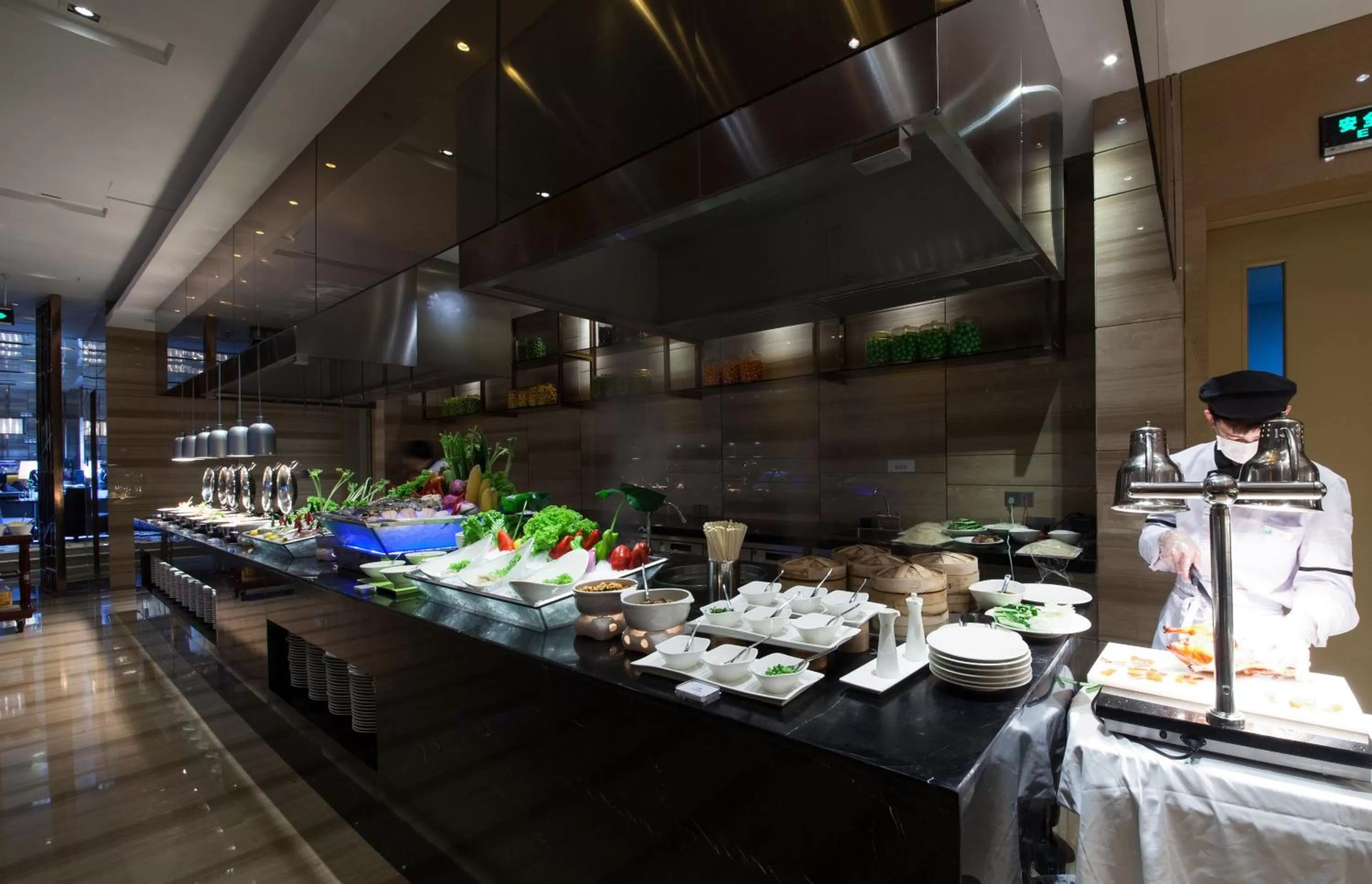 Restaurant/places to eat in Holiday Inn Chengdu Oriental Plaza