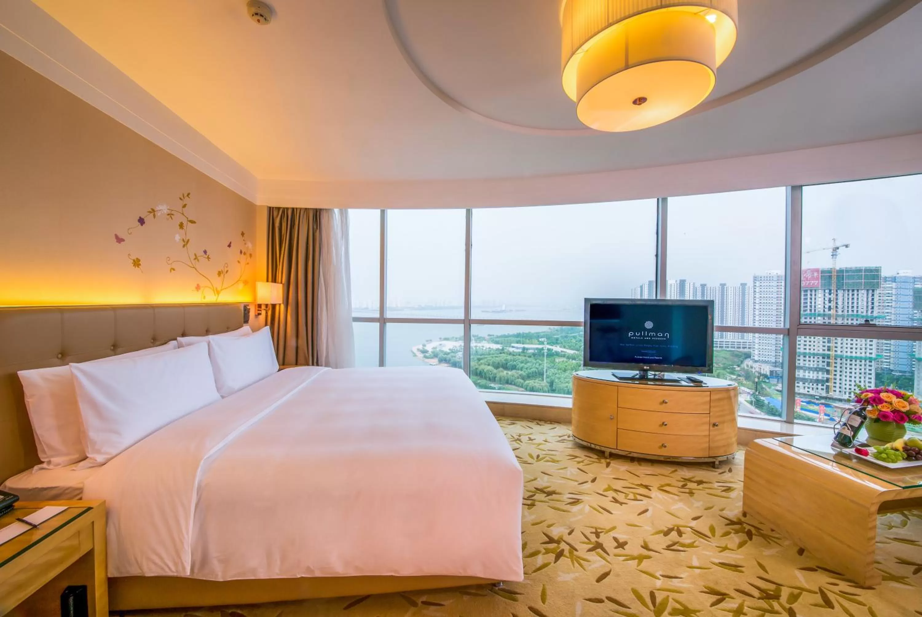 Bed in Pullman Linyi Lushang