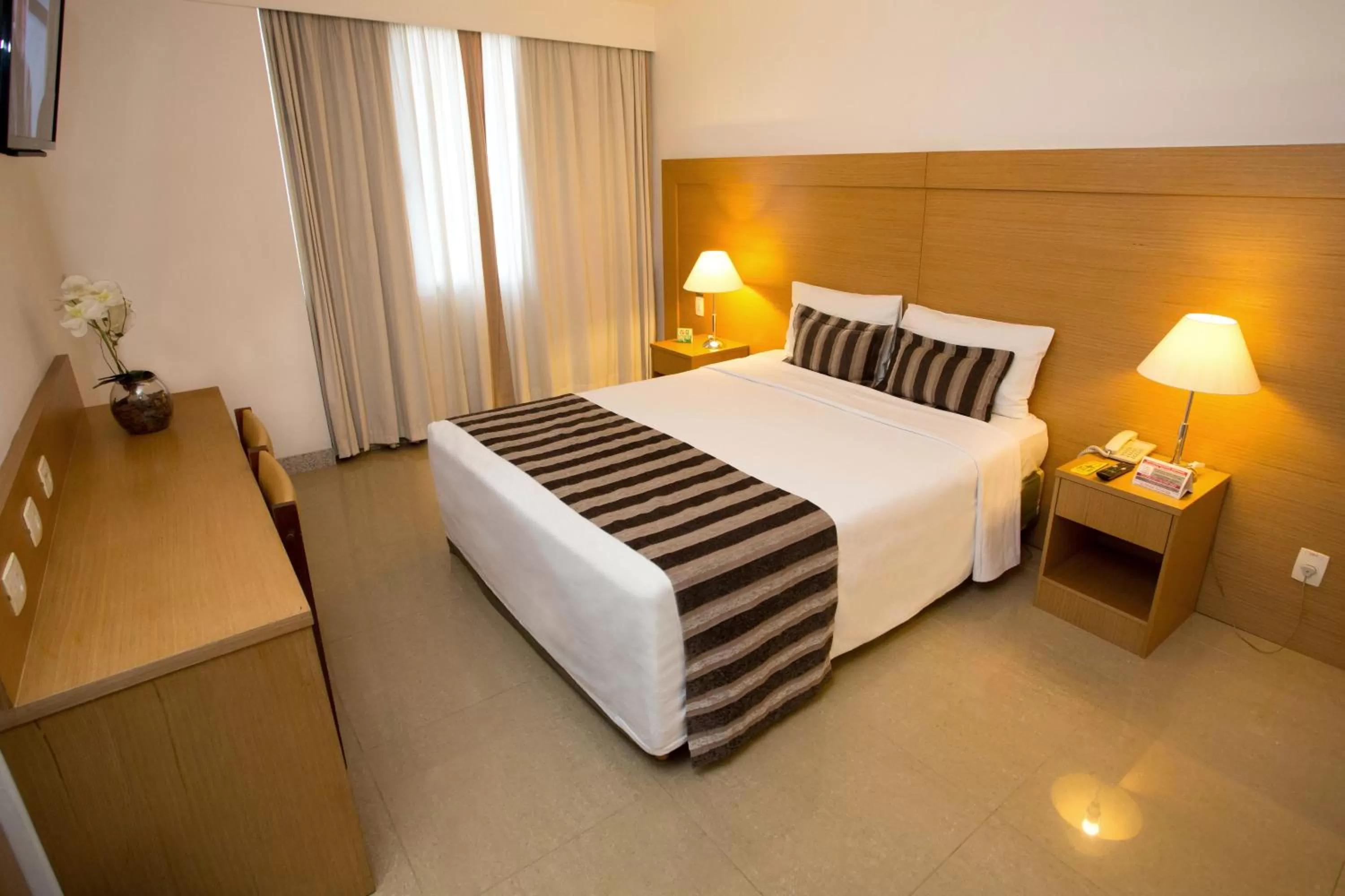 Bedroom, Bed in Real Palace Hotel