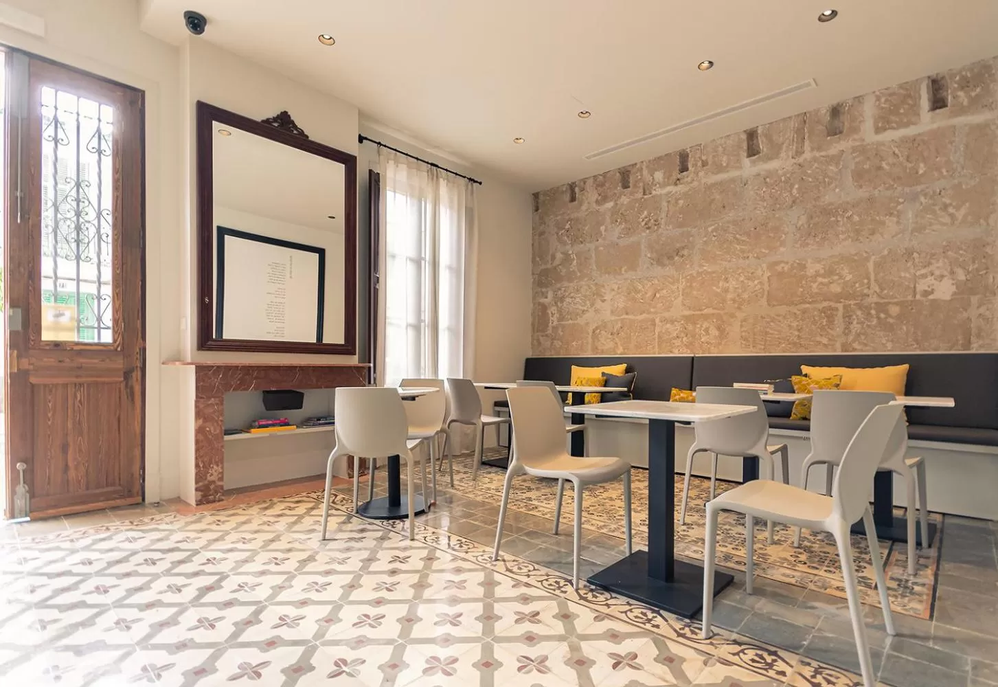 Communal lounge/ TV room in "unic, turisme d'interior"