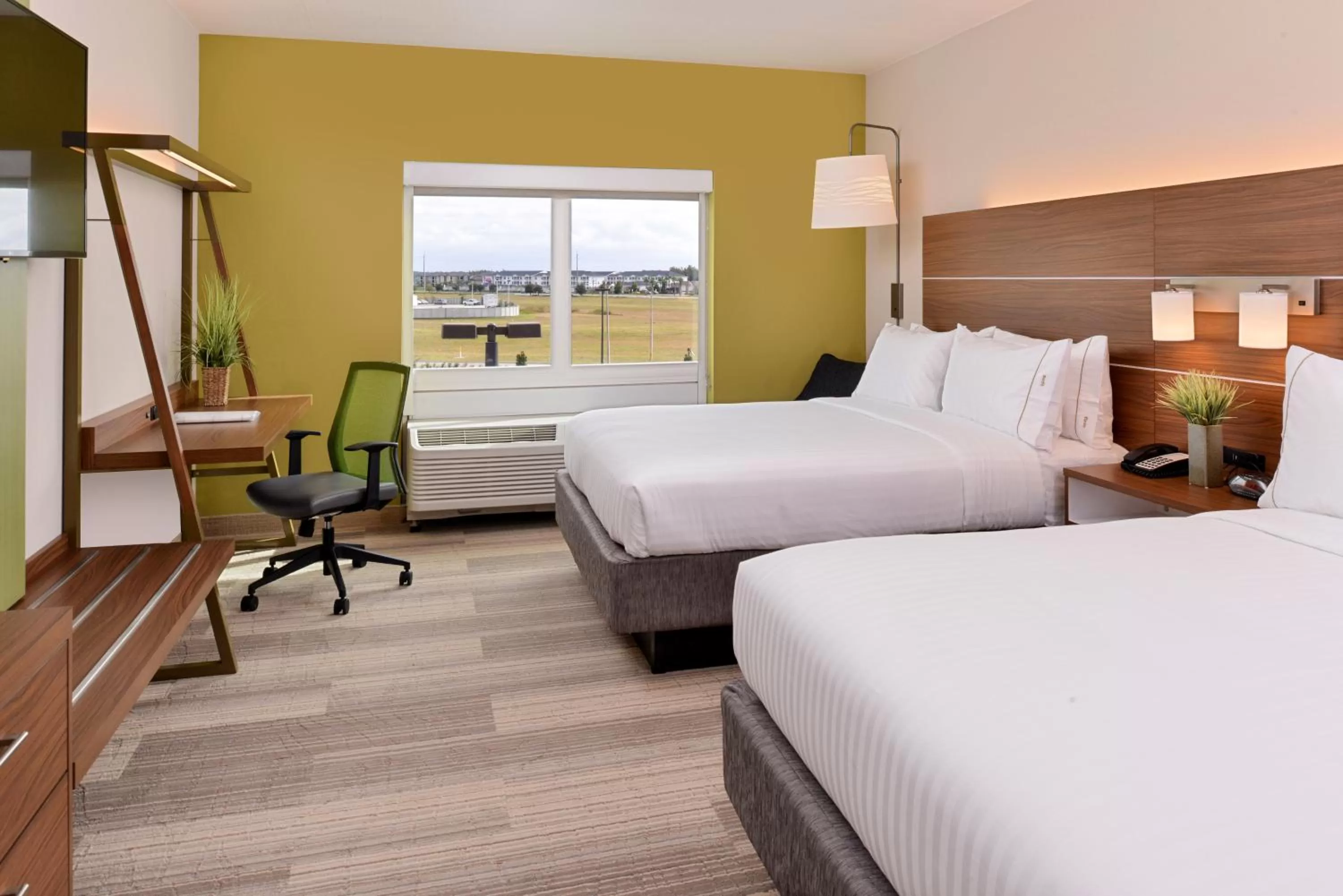 Photo of the whole room, Bed in Holiday Inn Express & Suites Trinity by IHG