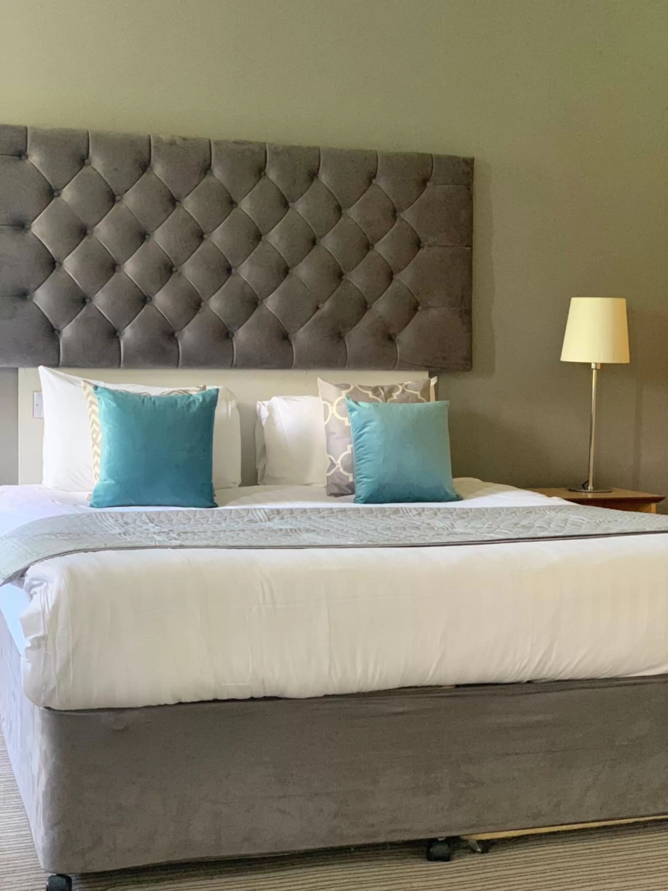 Bed in The Angel Hotel